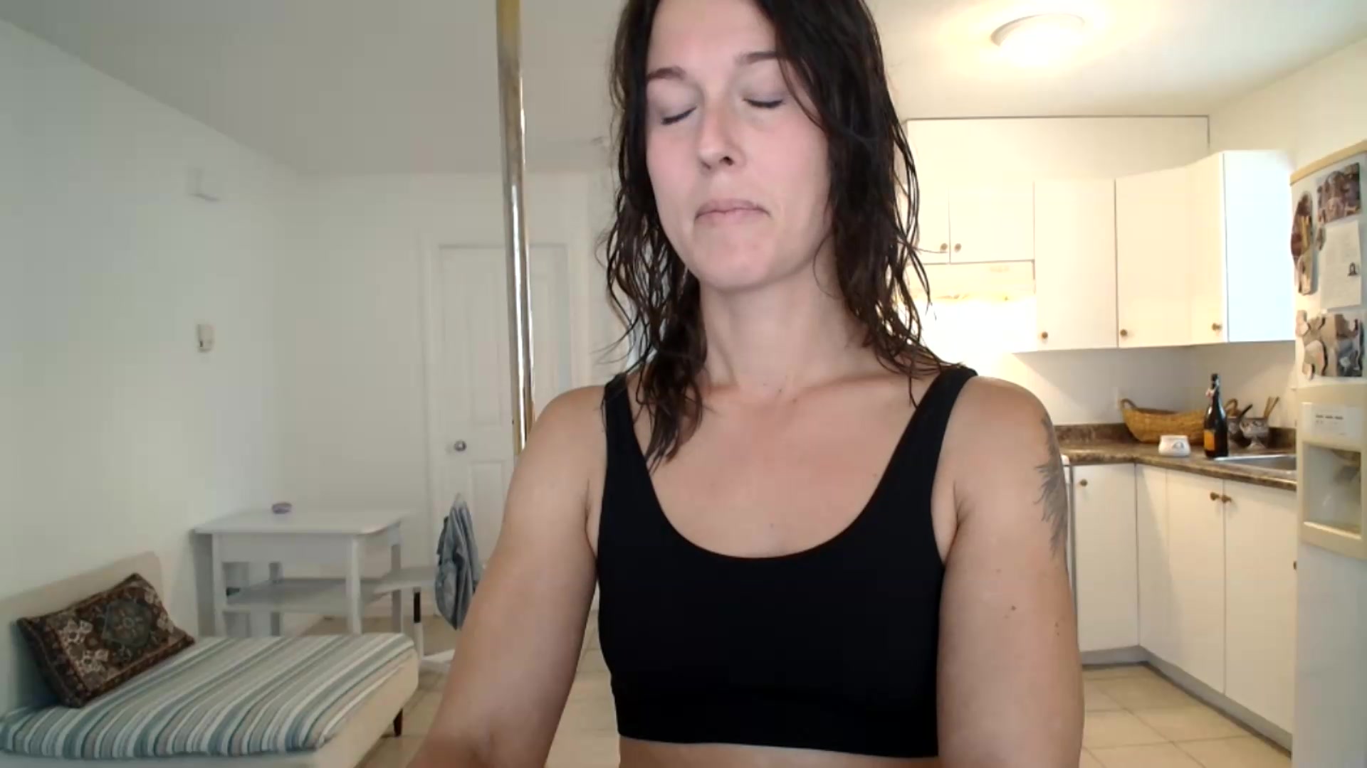 Gallery image thumbnail from ClitorisQueen's myfreecams stream on, 08/21/2026, 17:08 image 7 of 20