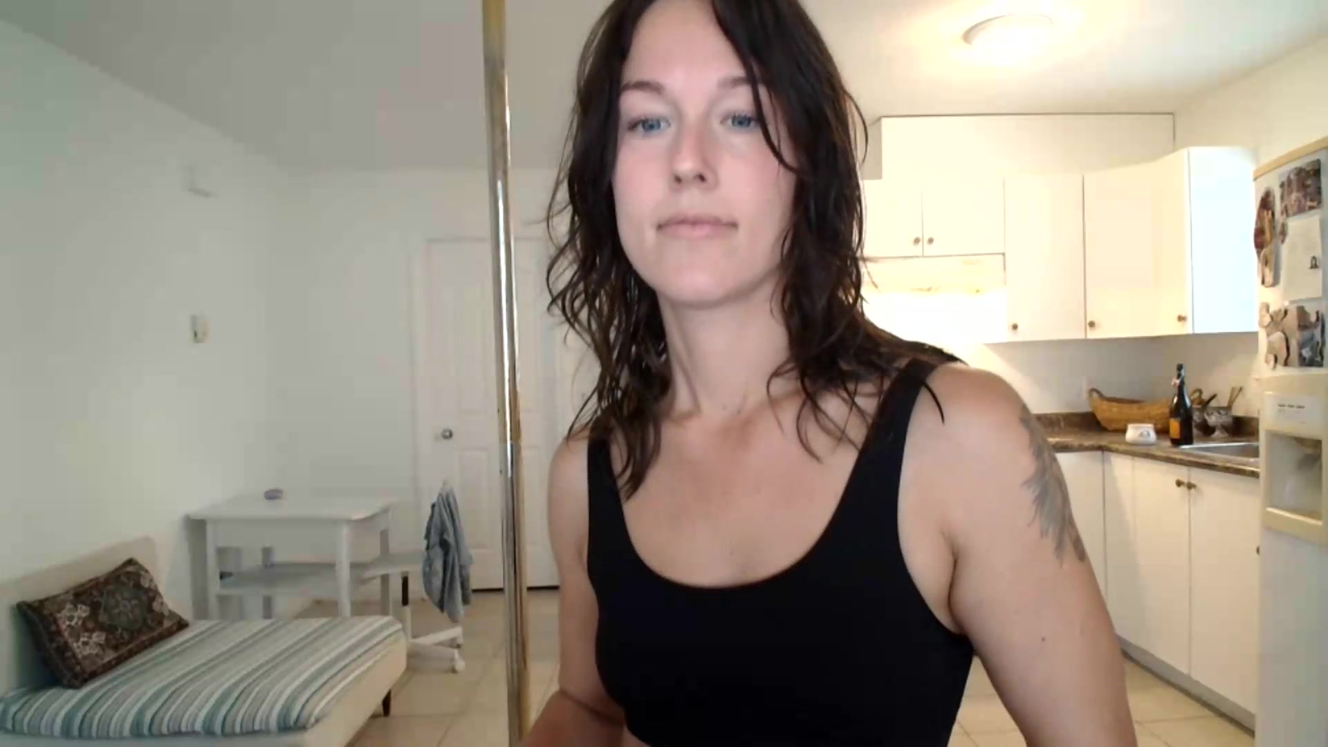 Gallery image thumbnail from ClitorisQueen's myfreecams stream on, 08/21/2026, 17:08 image 10 of 20