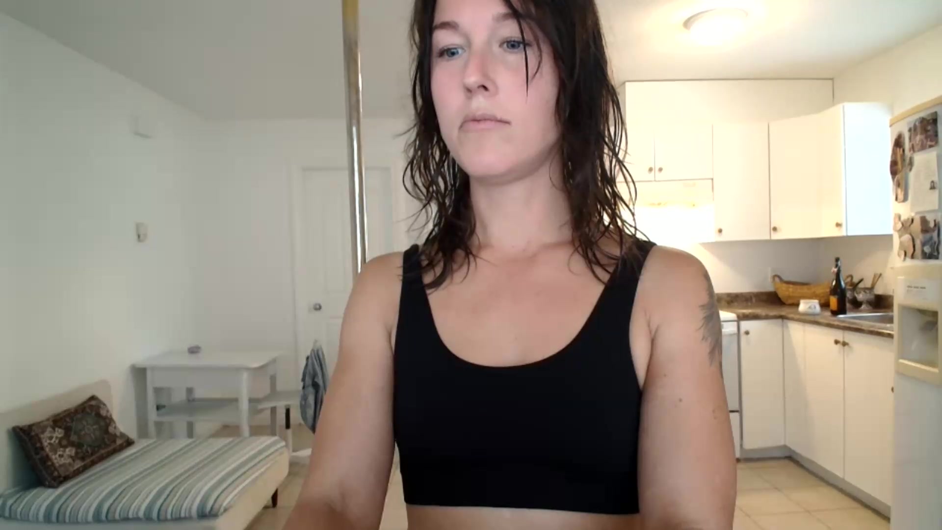 Gallery image thumbnail from ClitorisQueen's myfreecams stream on, 08/21/2026, 17:08 image 4 of 20