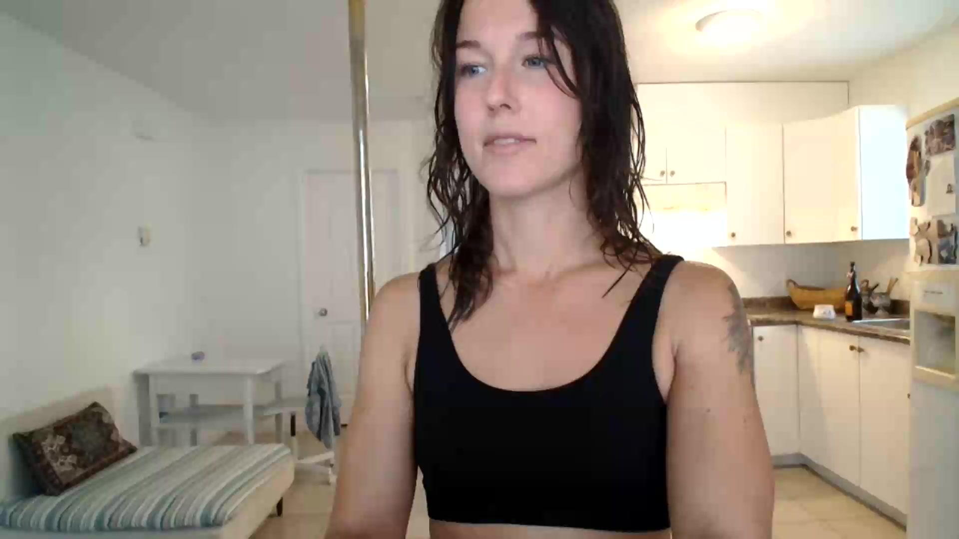 Gallery image thumbnail from ClitorisQueen's myfreecams stream on, 08/21/2026, 17:08 image 8 of 20