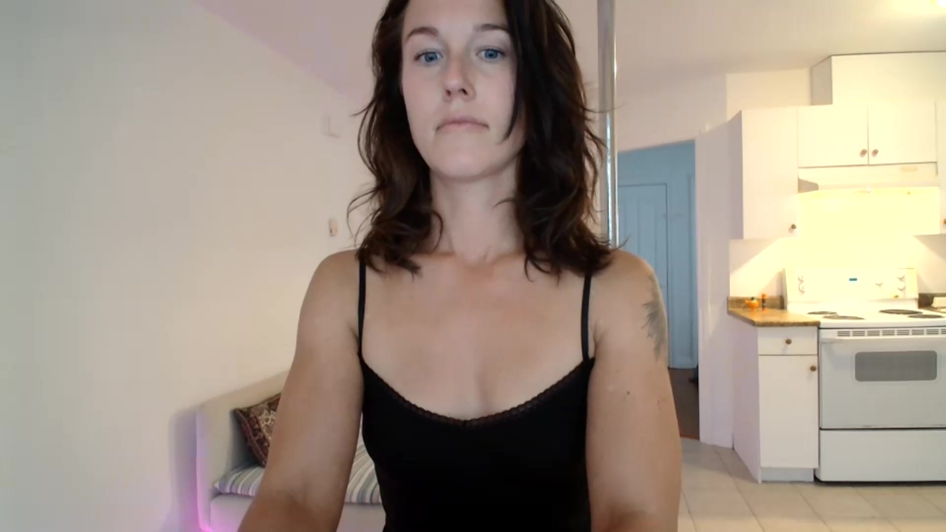 Gallery image thumbnail from ClitorisQueen's myfreecams stream on, 08/22/2026, 24:00 image 10 of 20