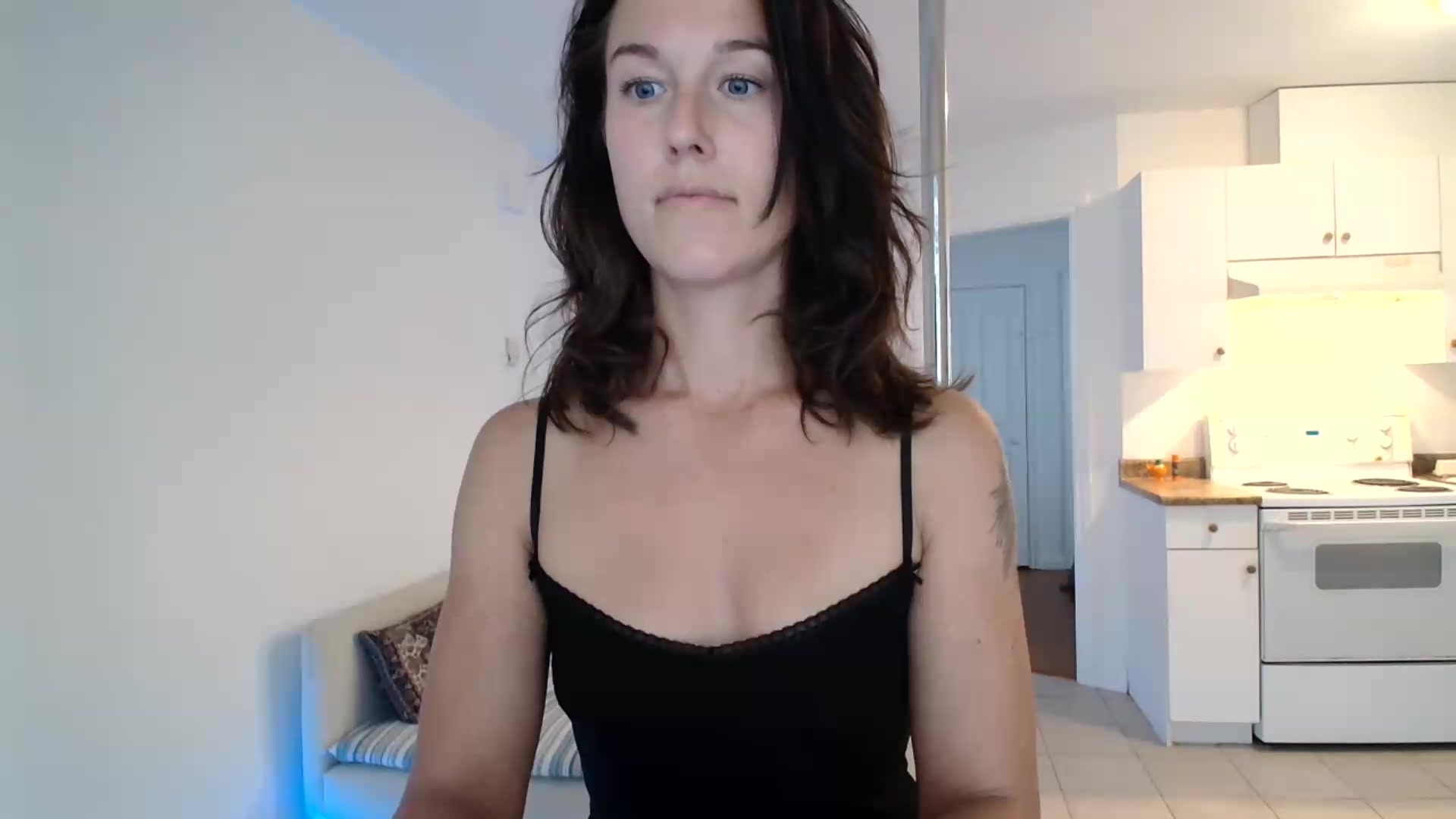 Gallery image thumbnail from ClitorisQueen's myfreecams stream on, 08/22/2026, 24:00 image 7 of 20