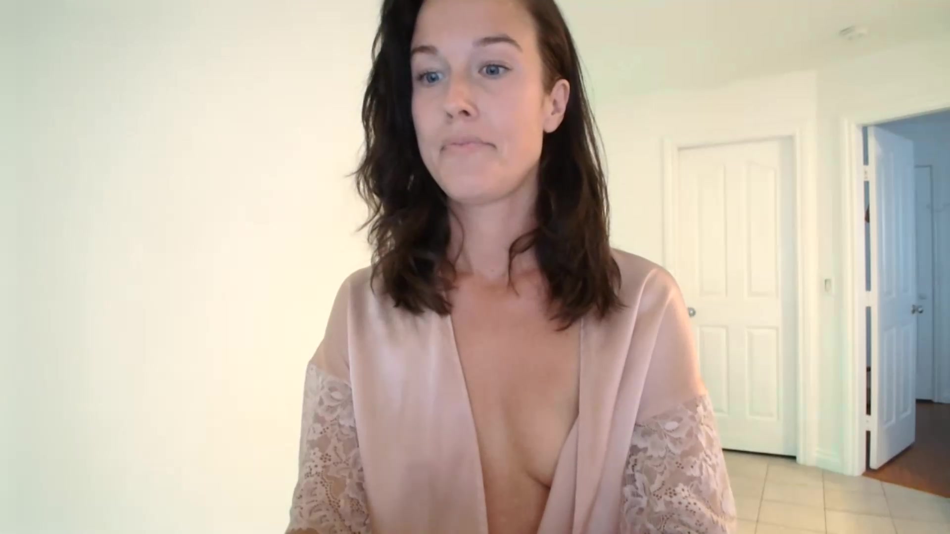 Gallery image thumbnail from ClitorisQueen's myfreecams stream on, 08/22/2026, 01:37 image 7 of 20