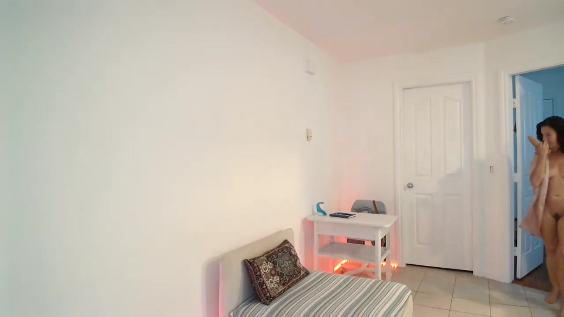 Gallery image thumbnail from ClitorisQueen's myfreecams stream on, 08/22/2026, 01:37 image 4 of 20