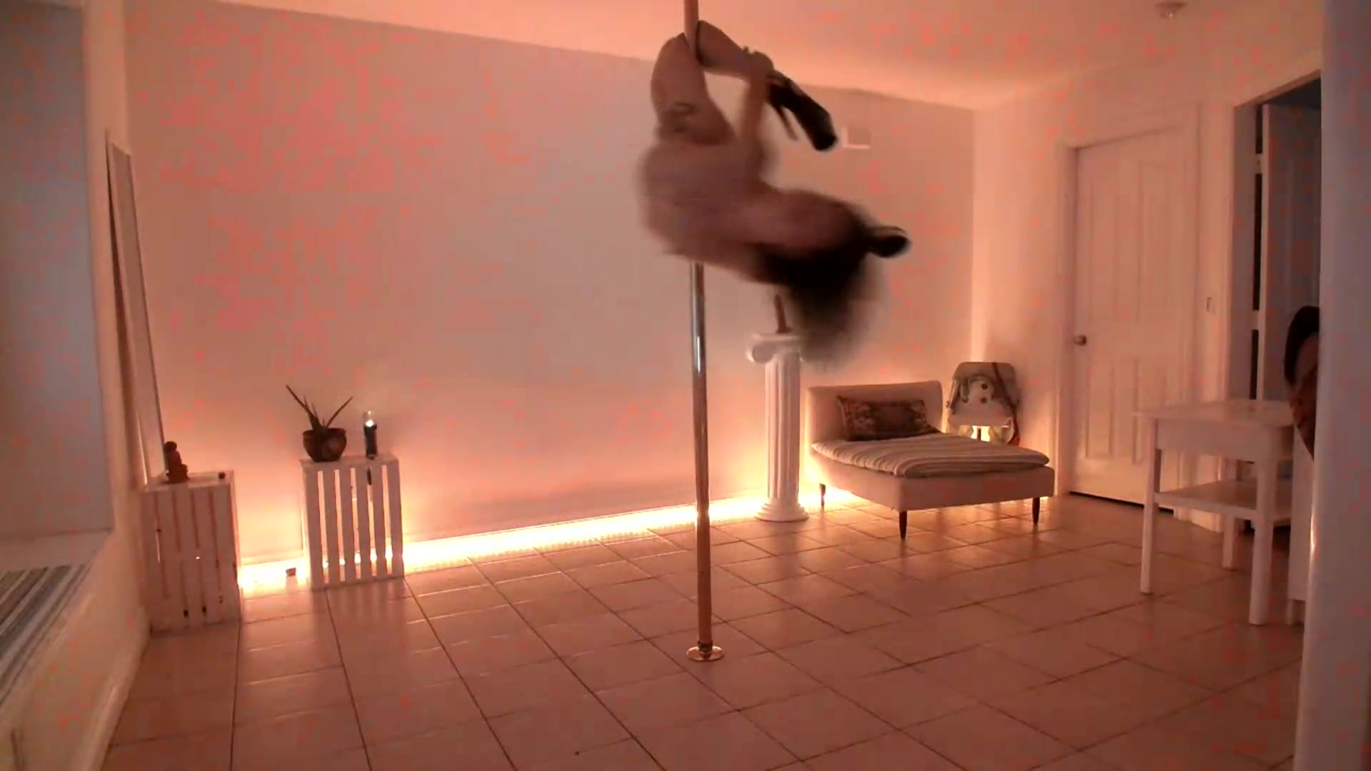Gallery image thumbnail from ClitorisQueen's myfreecams stream on, 08/22/2026, 03:24 image 16 of 20