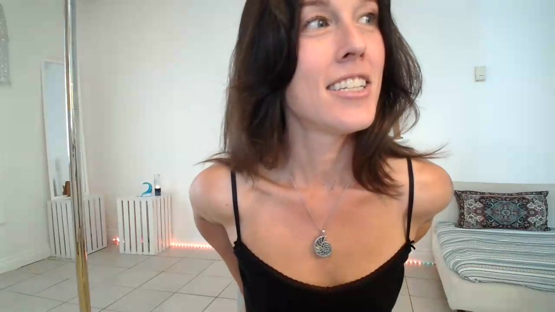 Gallery image thumbnail from ClitorisQueen's myfreecams stream on, 08/24/2026, 21:42 image 6 of 20