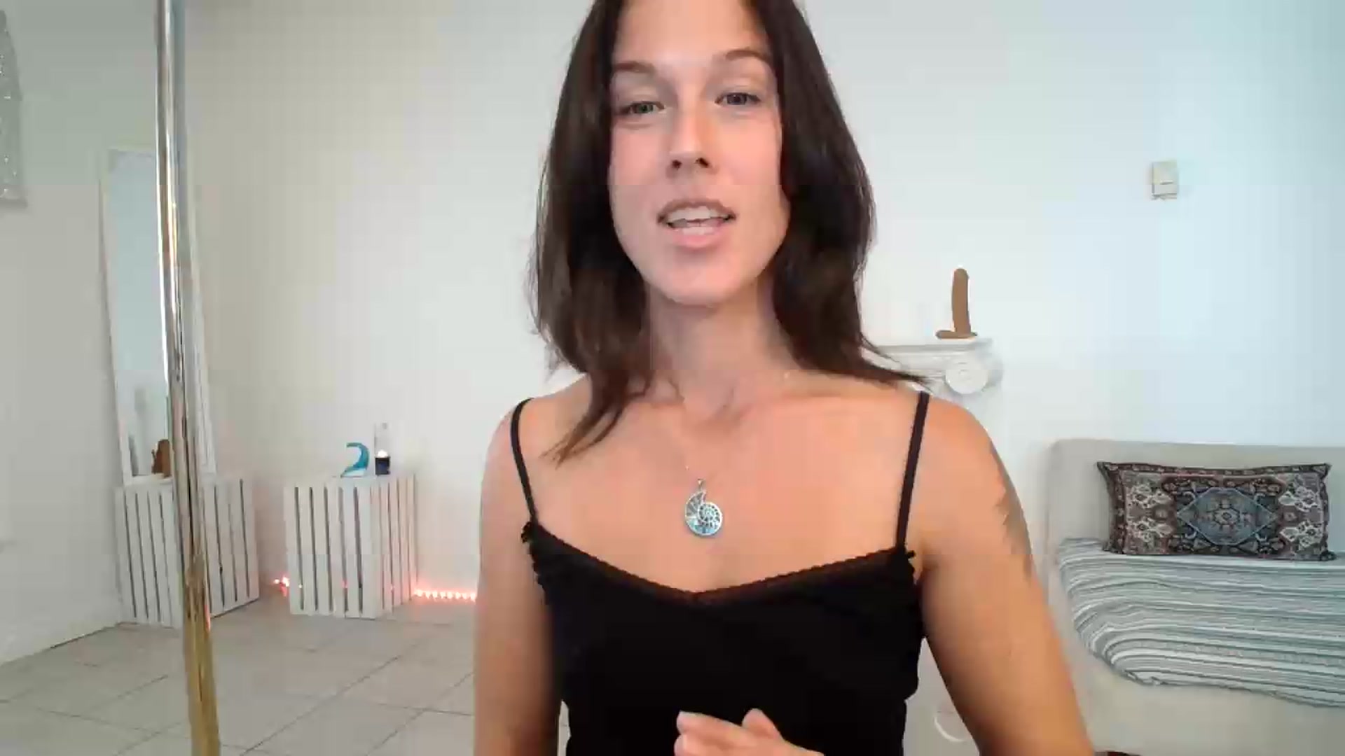Gallery image thumbnail from ClitorisQueen's myfreecams stream on, 08/24/2026, 21:42 image 13 of 20