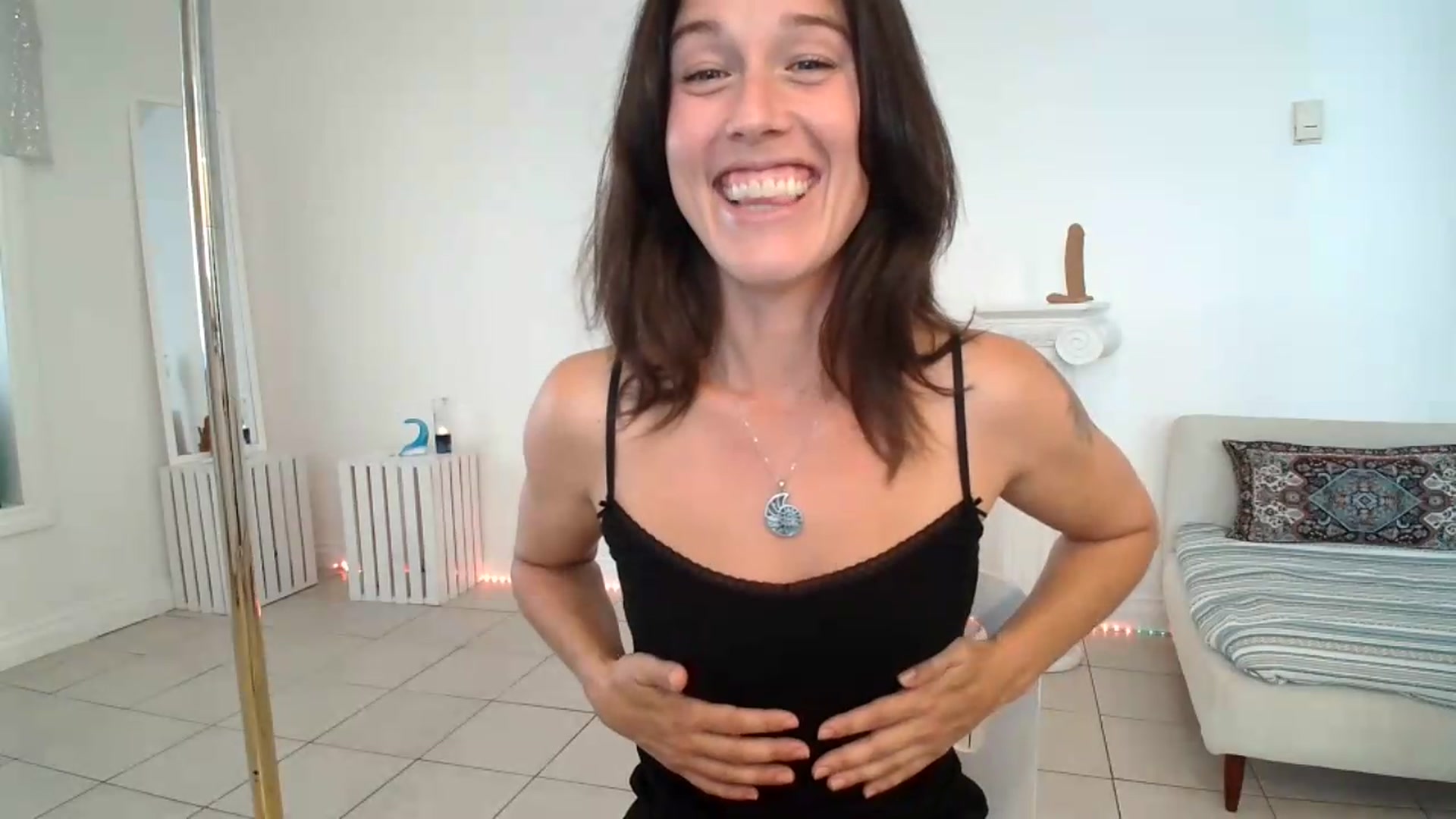 Gallery image thumbnail from ClitorisQueen's myfreecams stream on, 08/24/2026, 21:42 image 19 of 20
