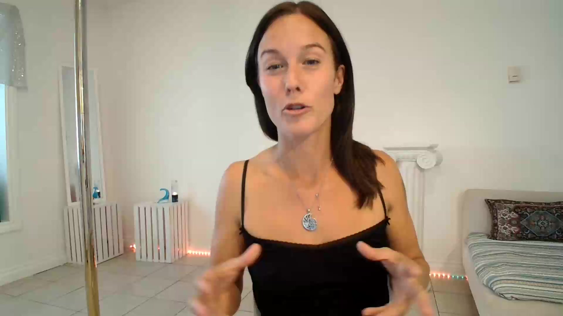 Gallery image thumbnail from ClitorisQueen's myfreecams stream on, 08/24/2026, 22:48 image 14 of 20