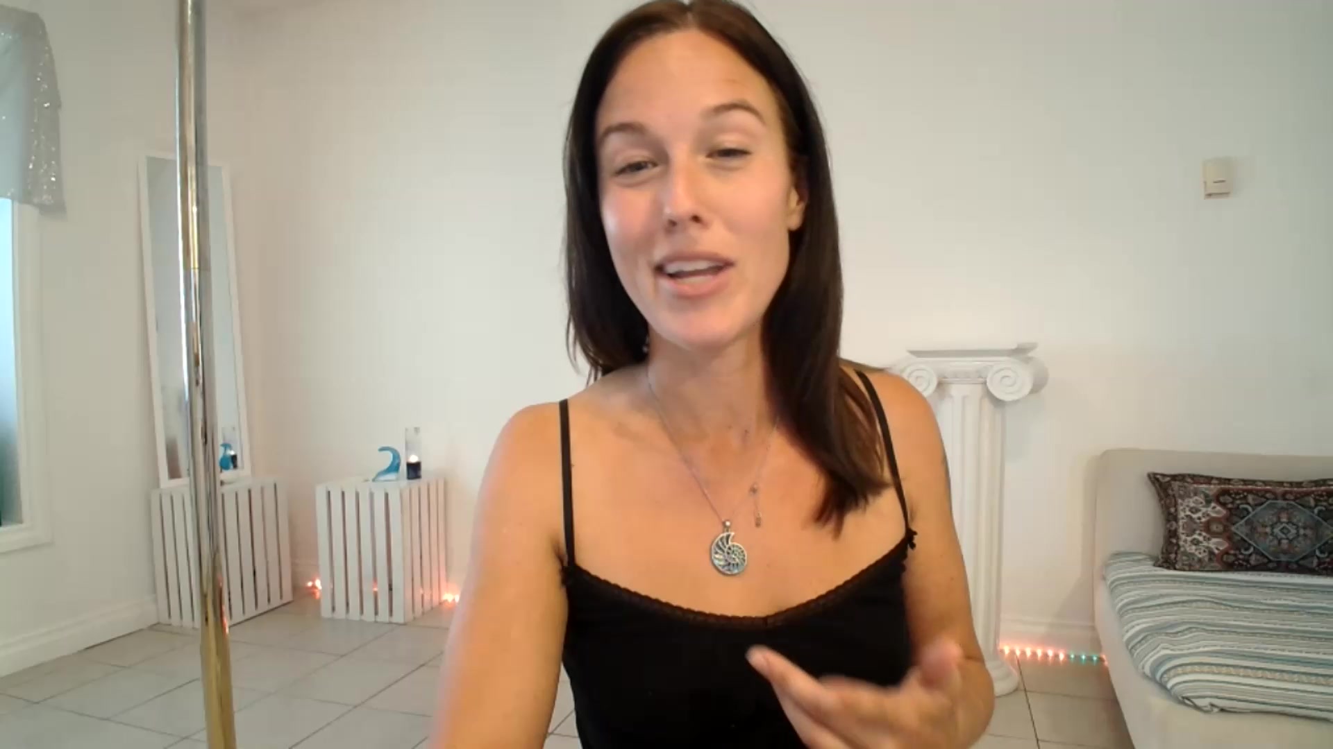 Gallery image thumbnail from ClitorisQueen's myfreecams stream on, 08/24/2026, 22:48 image 17 of 20