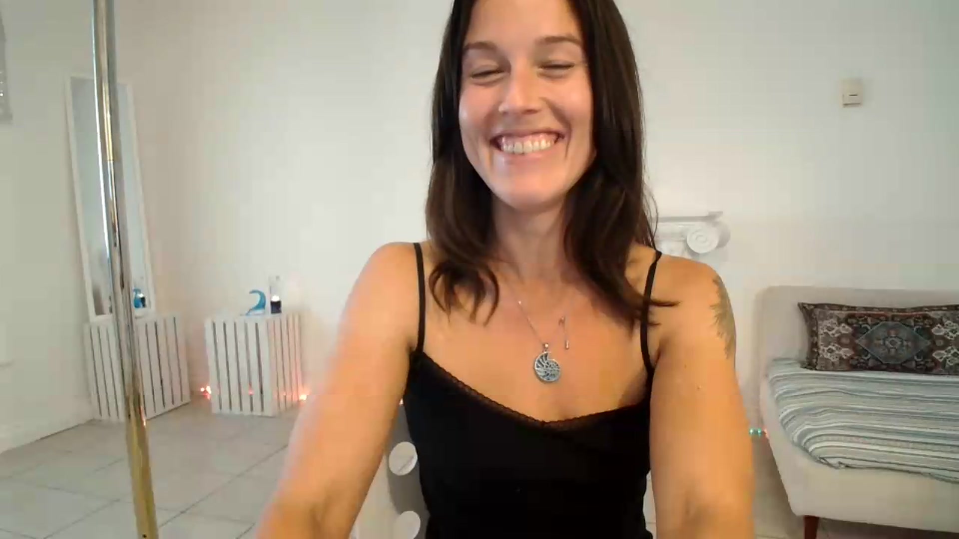 Gallery image thumbnail from ClitorisQueen's myfreecams stream on, 08/24/2026, 22:48 image 8 of 20