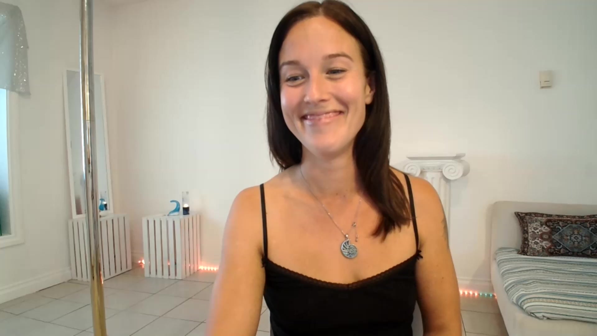 Gallery image thumbnail from ClitorisQueen's myfreecams stream on, 08/24/2026, 22:48 image 18 of 20