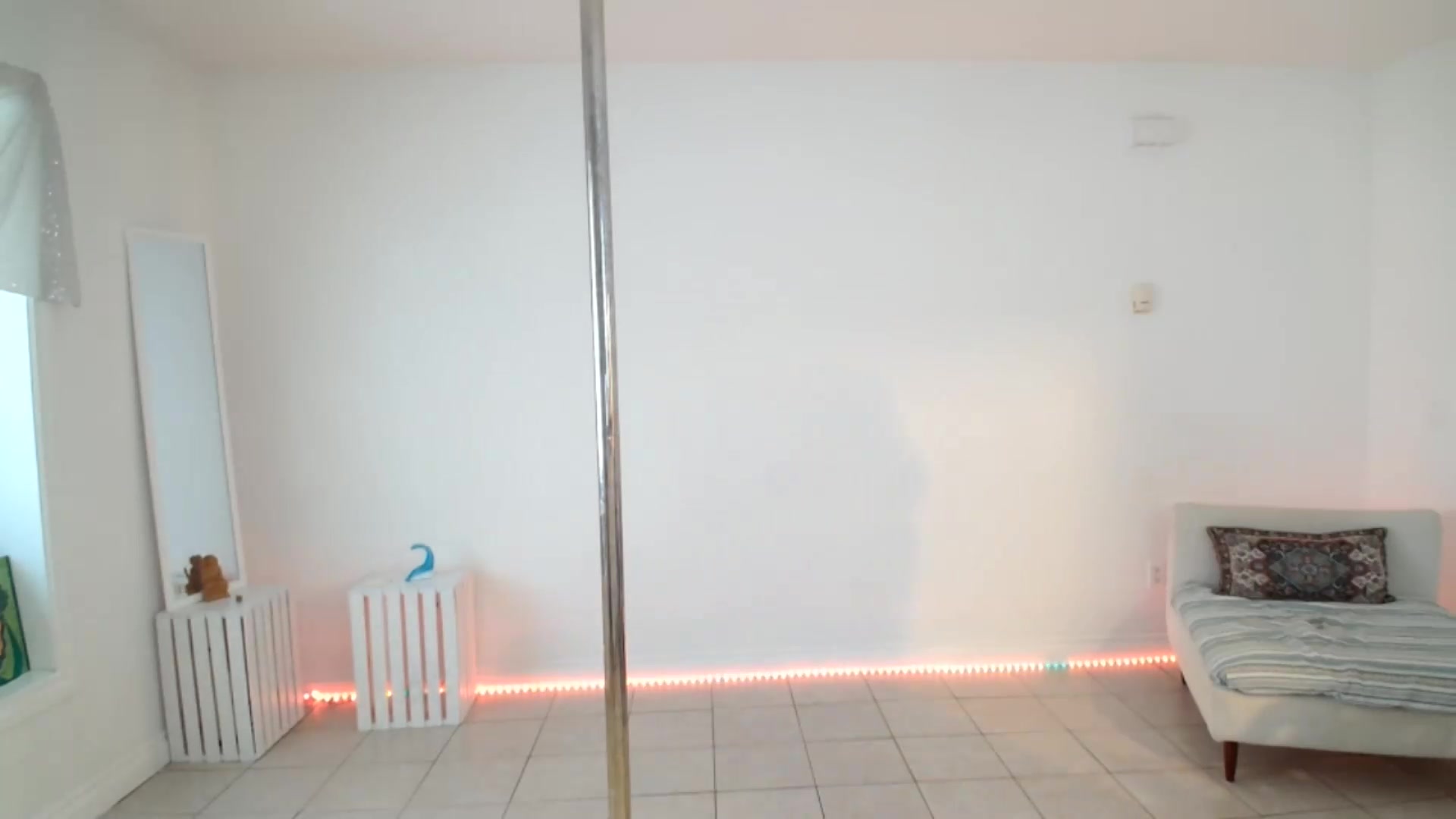 Gallery image thumbnail from ClitorisQueen's myfreecams stream on, 08/25/2026, 20:09 image 18 of 20