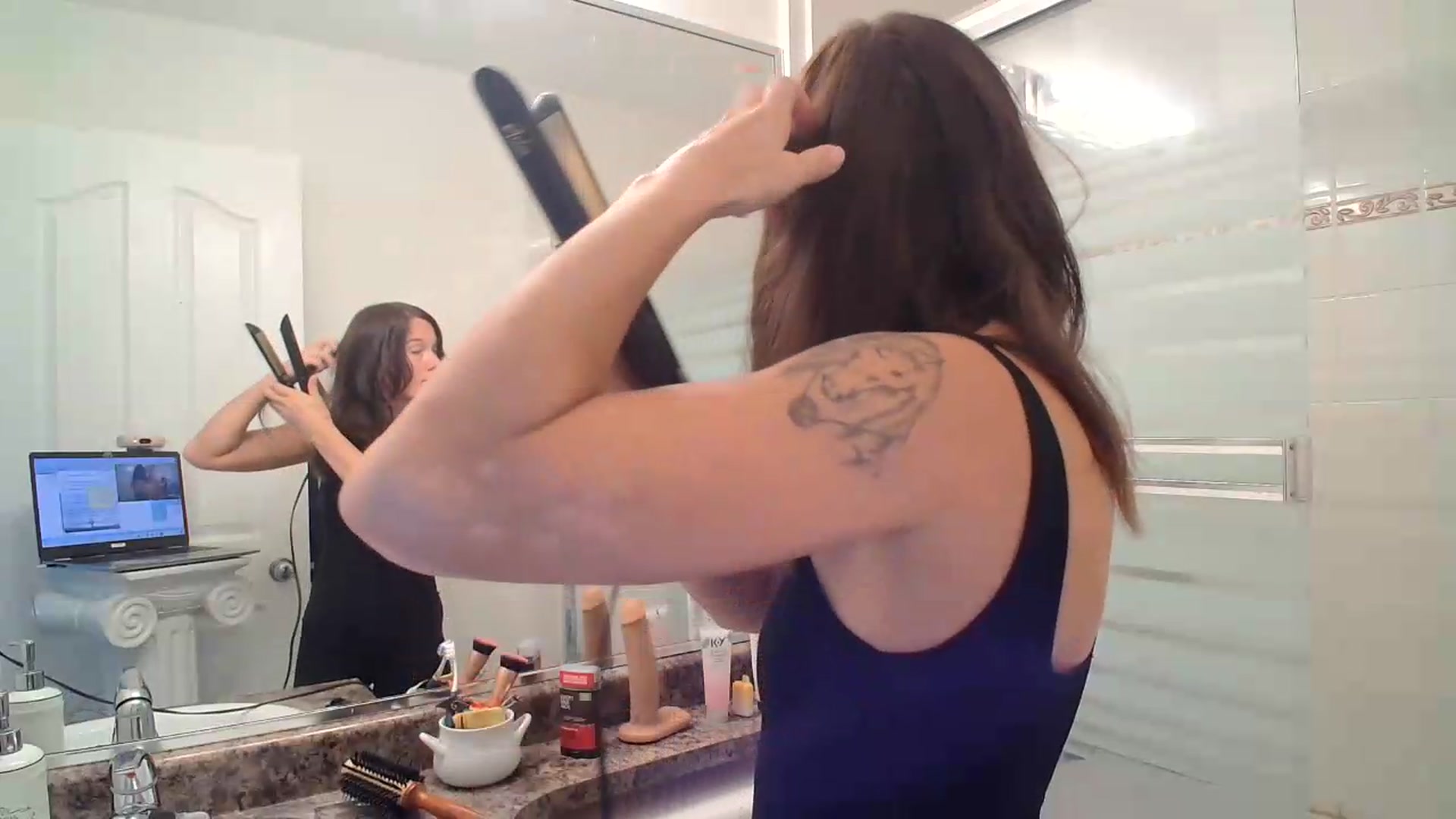 Gallery image thumbnail from ClitorisQueen's myfreecams stream on, 08/25/2026, 20:09 image 4 of 20
