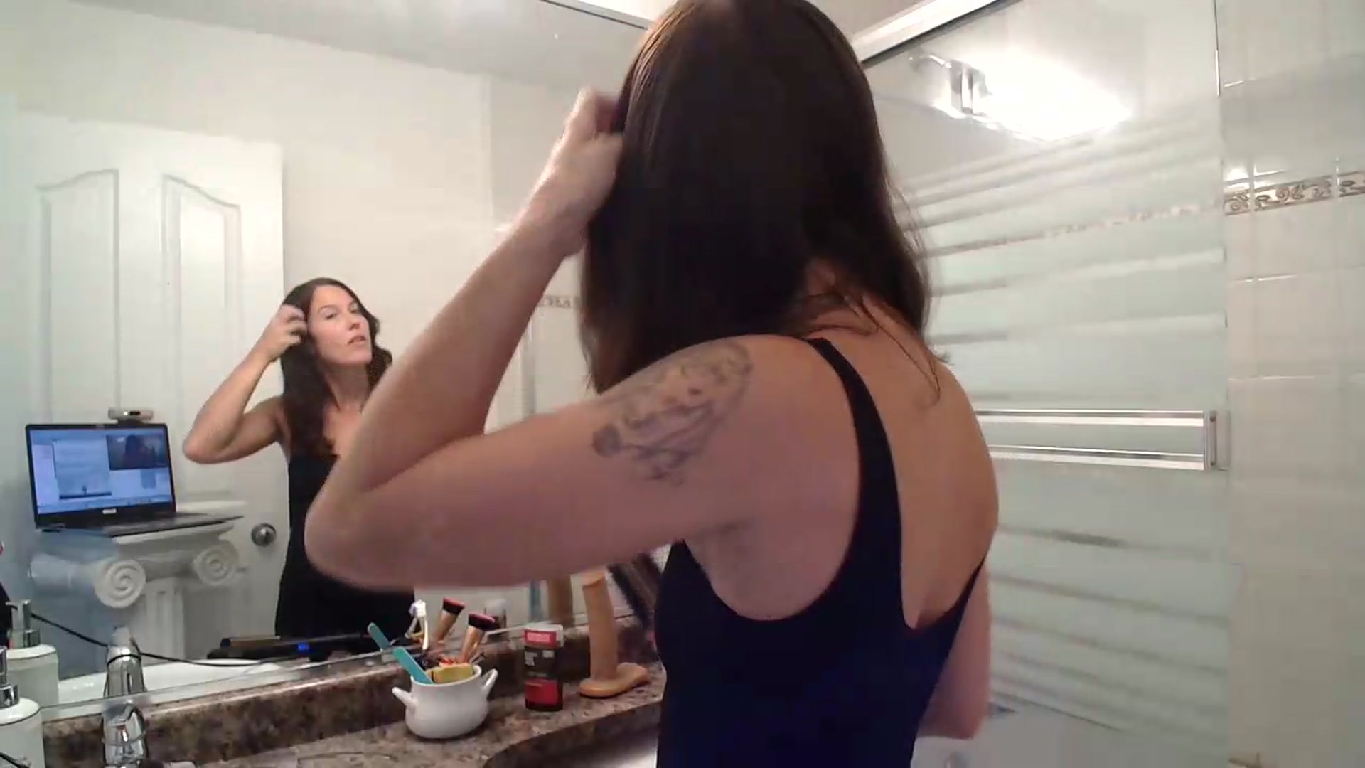 Gallery image thumbnail from ClitorisQueen's myfreecams stream on, 08/25/2026, 20:09 image 3 of 20