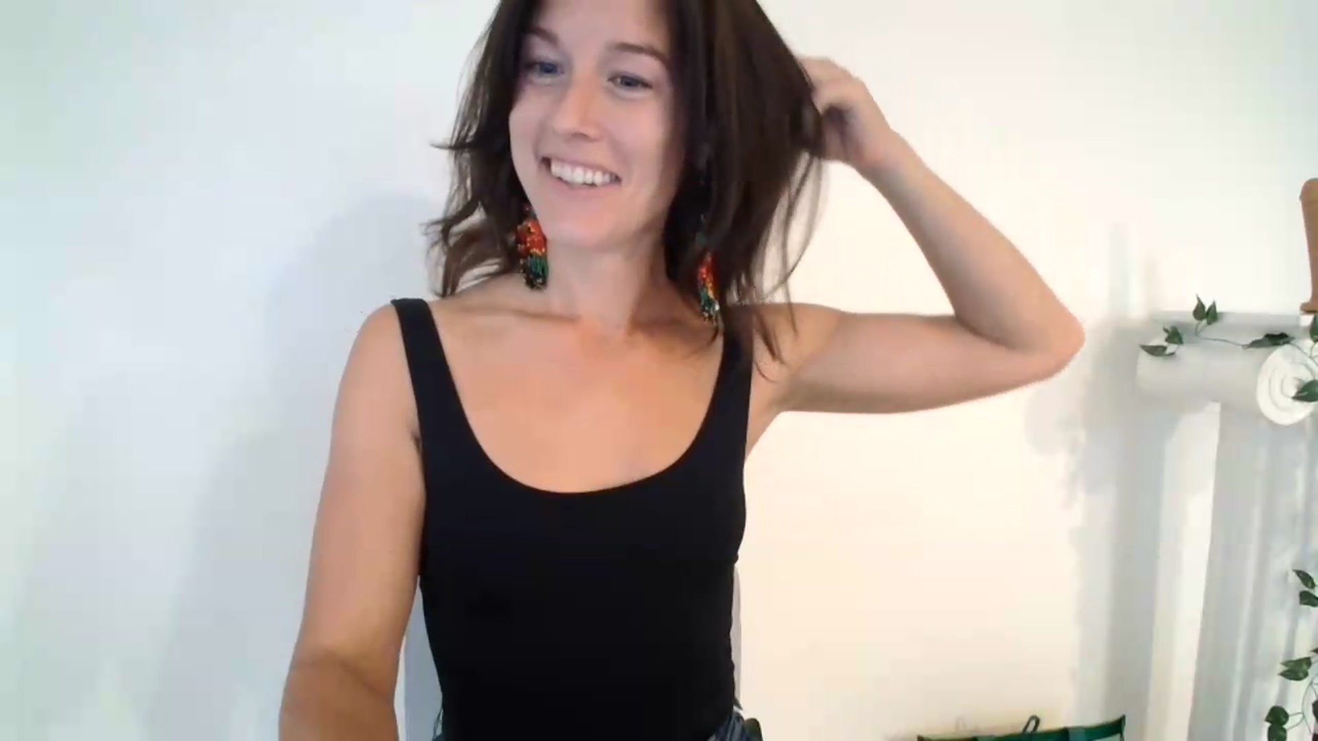 Gallery image thumbnail from ClitorisQueen's myfreecams stream on, 08/27/2026, 18:17 image 10 of 20
