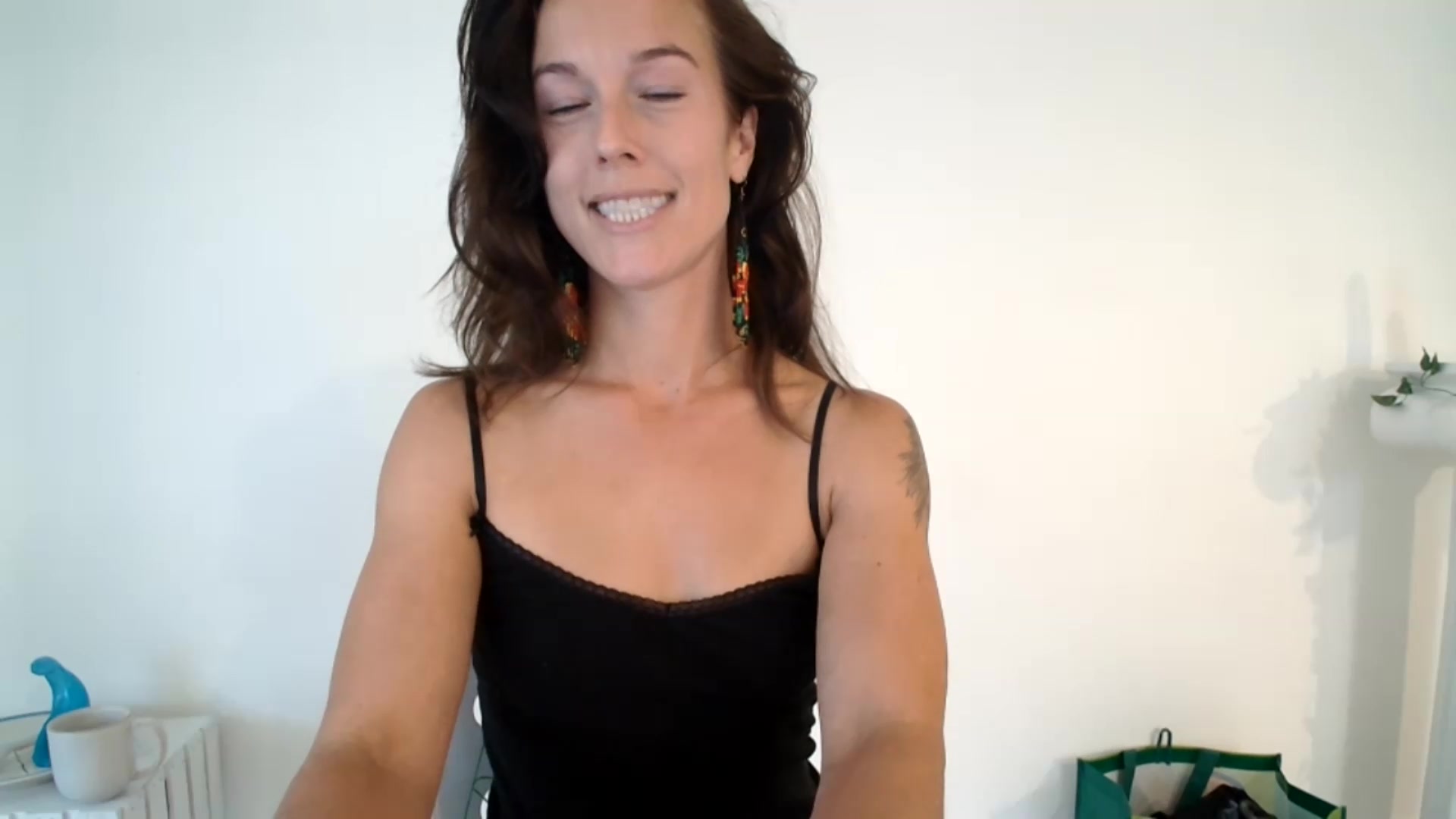 Gallery image thumbnail from ClitorisQueen's myfreecams stream on, 08/27/2026, 18:59 image 8 of 20