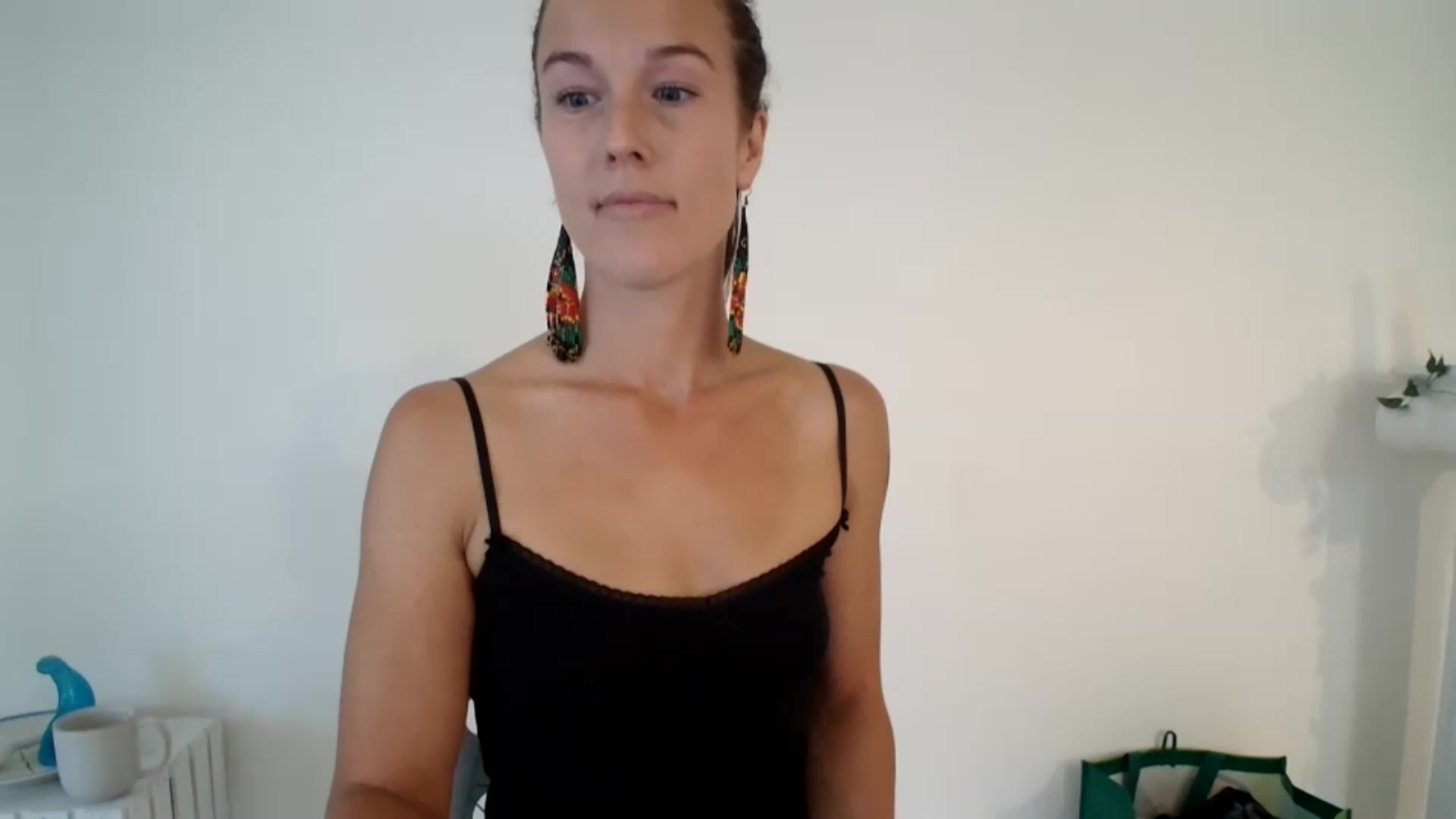 Gallery image thumbnail from ClitorisQueen's myfreecams stream on, 08/27/2026, 18:59 image 6 of 20