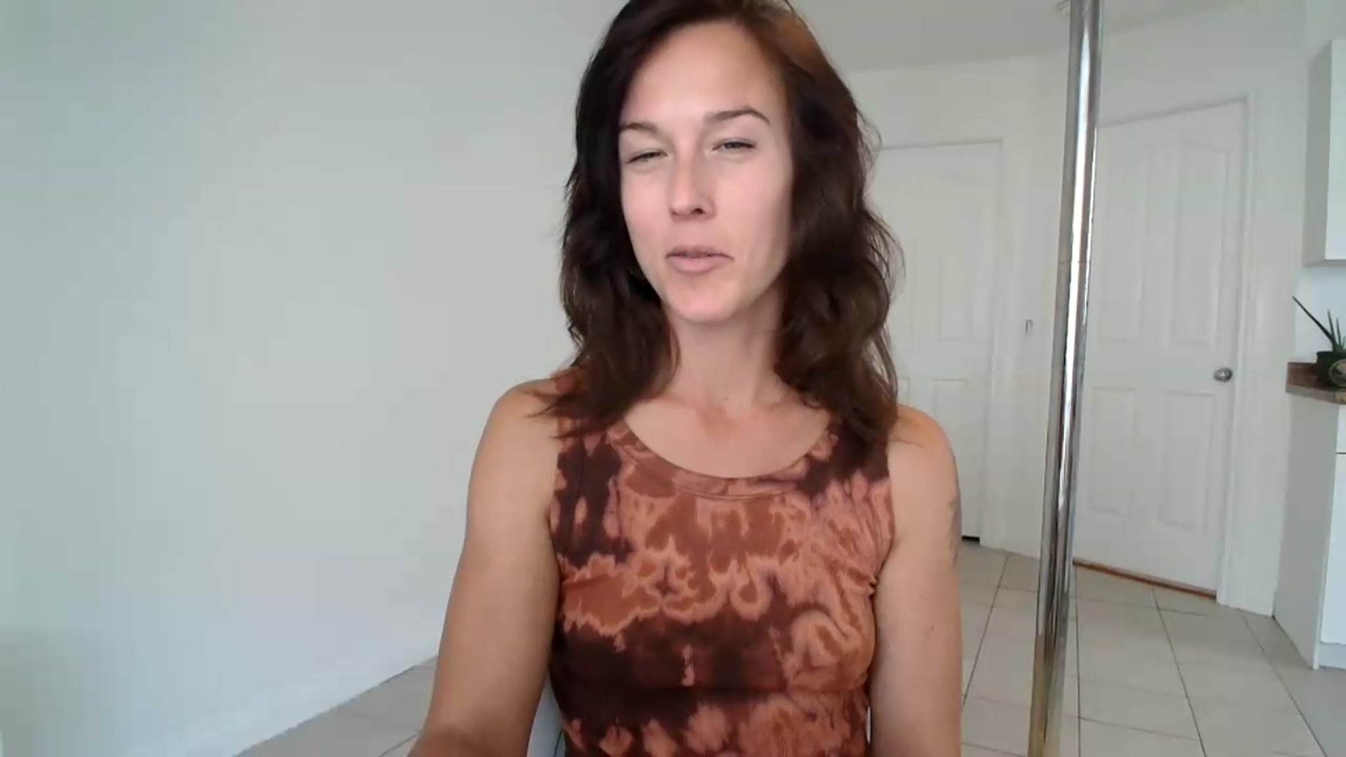 Gallery image thumbnail from ClitorisQueen's myfreecams stream on, 08/28/2026, 20:02 image 9 of 20