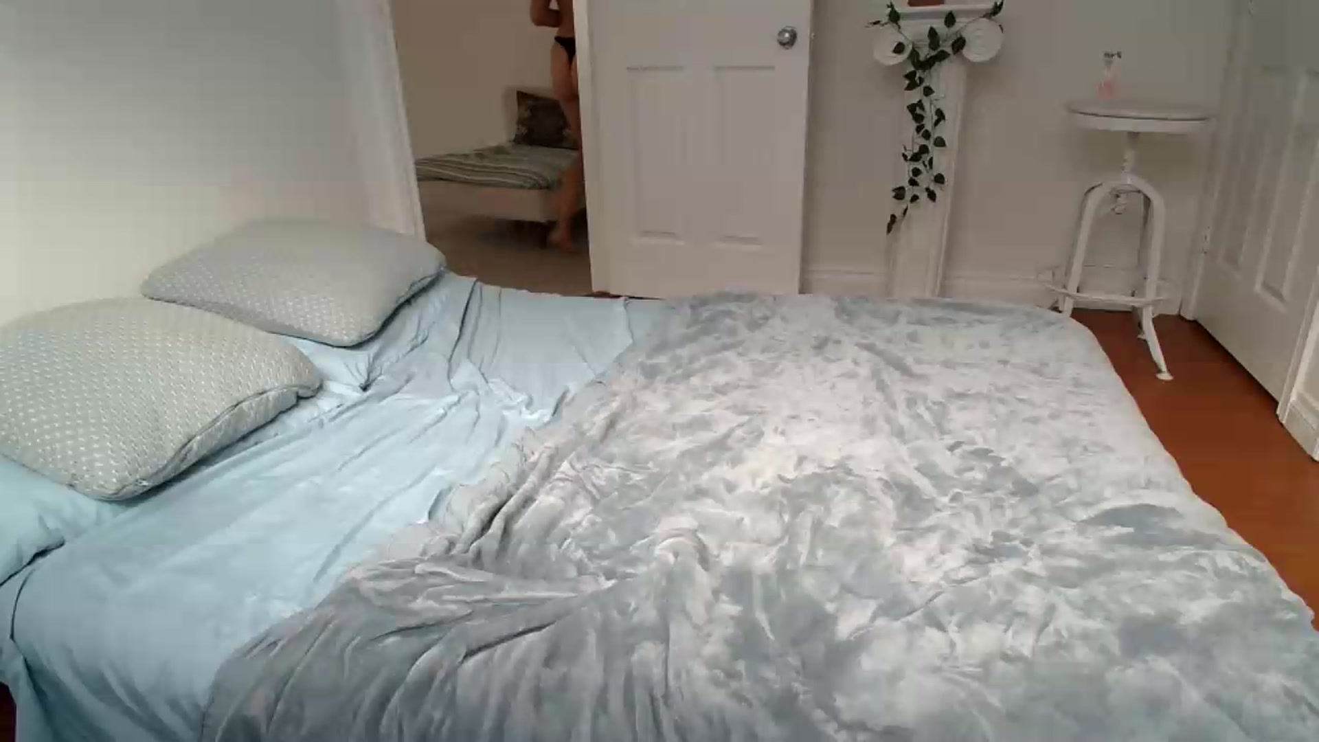 Gallery image thumbnail from ClitorisQueen's myfreecams stream on, 08/29/2026, 17:11 image 15 of 20