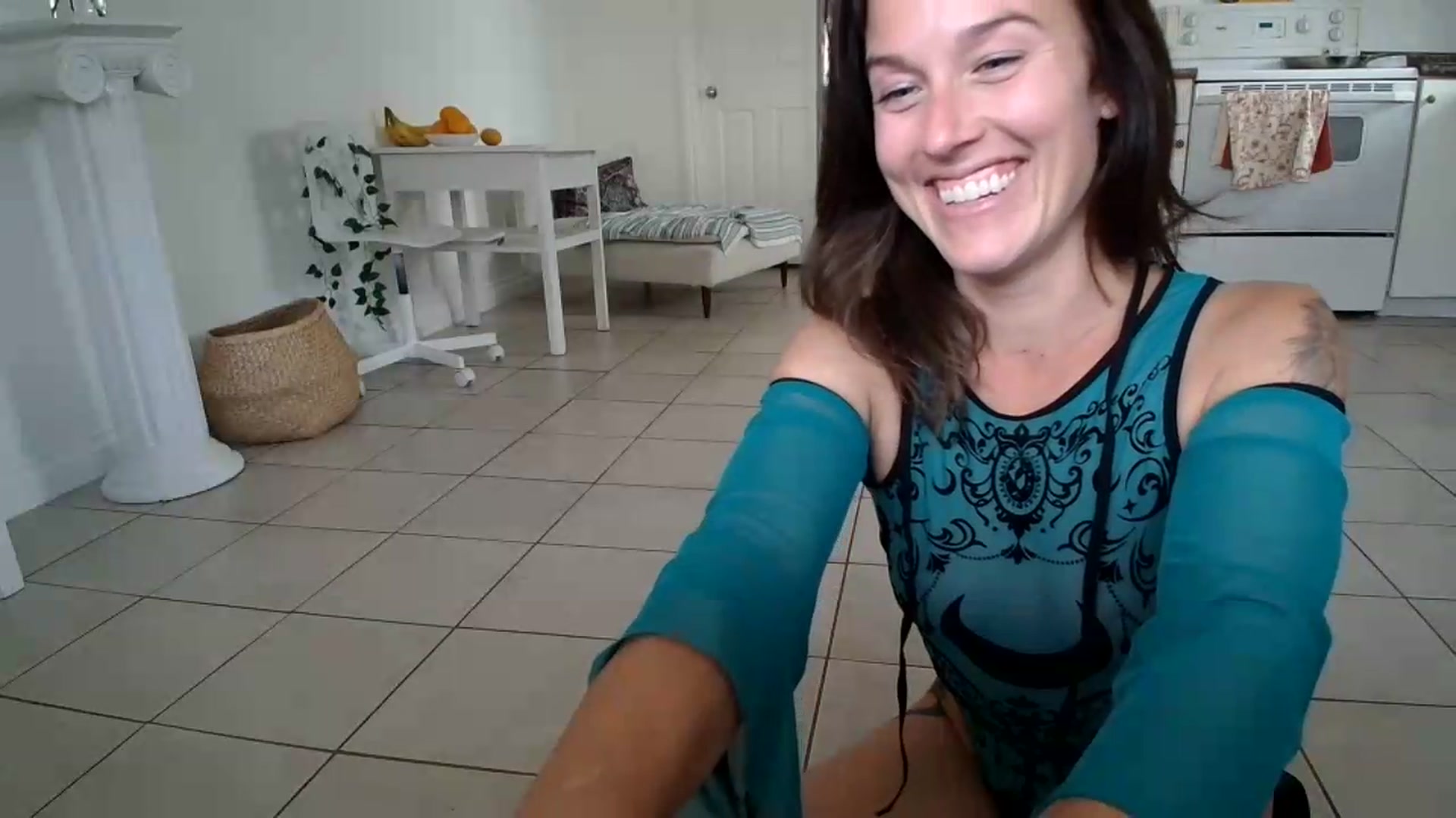 Gallery image thumbnail from ClitorisQueen's myfreecams stream on, 09/05/2026, 19:15 image 14 of 20