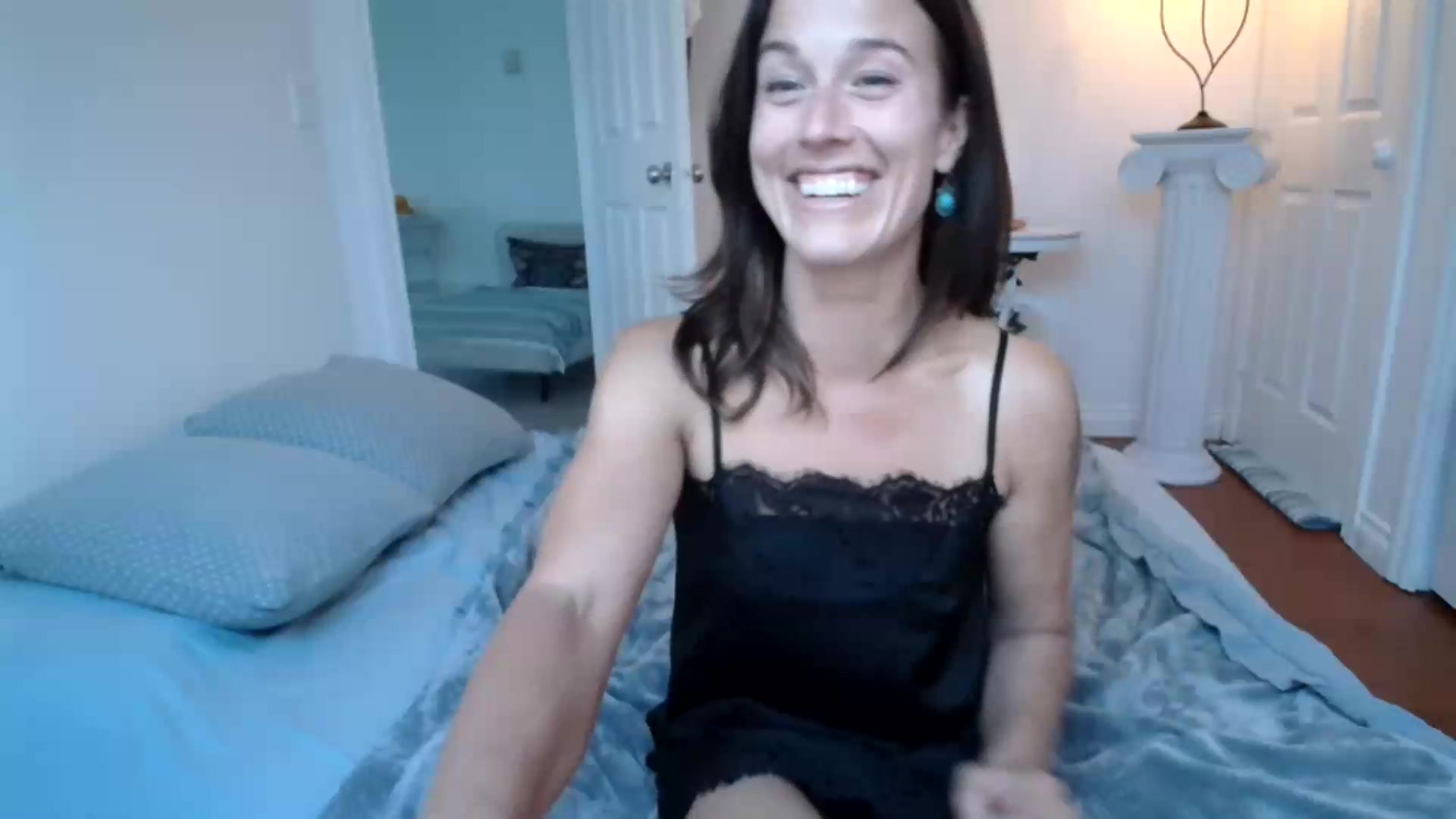 Gallery image thumbnail from ClitorisQueen's myfreecams stream on, 09/06/2026, 02:14 image 16 of 20
