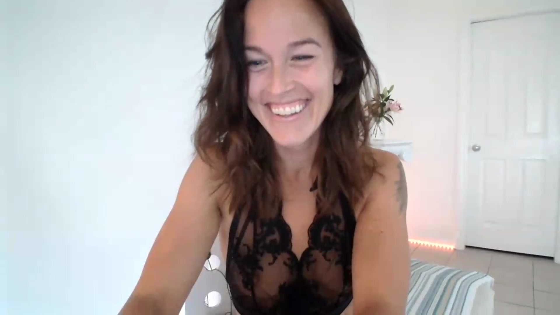 Gallery image thumbnail from ClitorisQueen's myfreecams stream on, 09/07/2026, 17:29 image 10 of 20