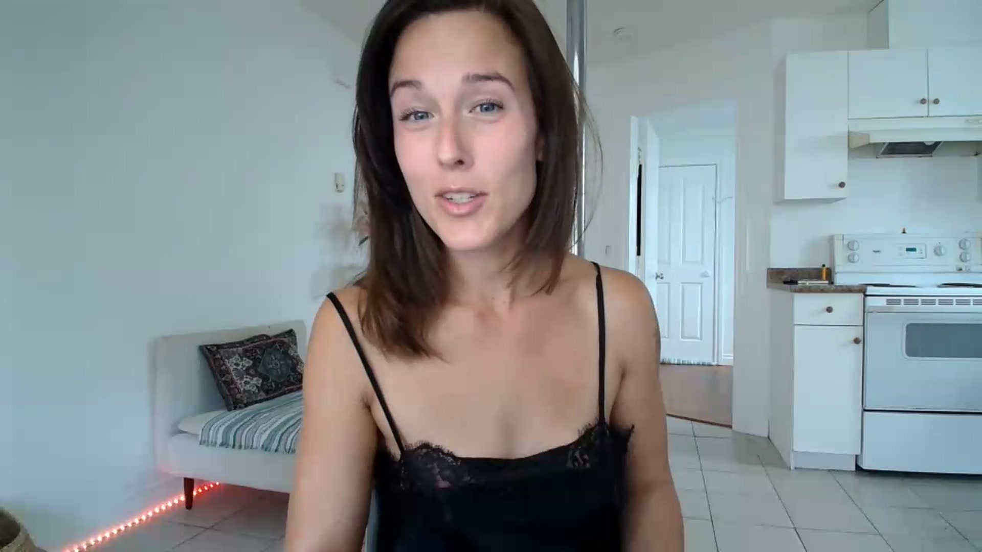 Gallery image thumbnail from ClitorisQueen's myfreecams stream on, 09/08/2026, 17:38 image 9 of 20
