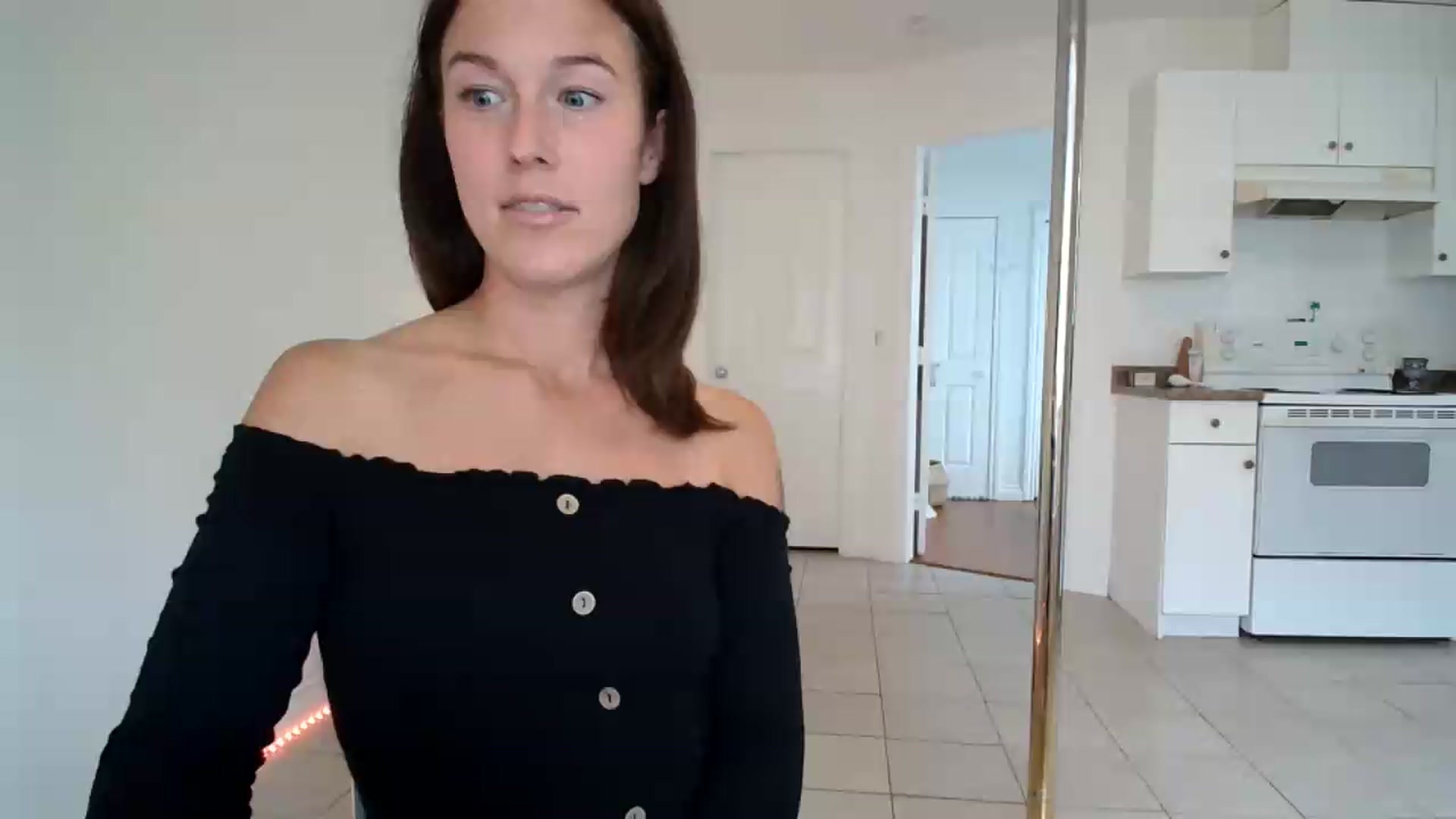 Gallery image thumbnail from ClitorisQueen's myfreecams stream on, 09/14/2026, 20:09 image 1 of 20