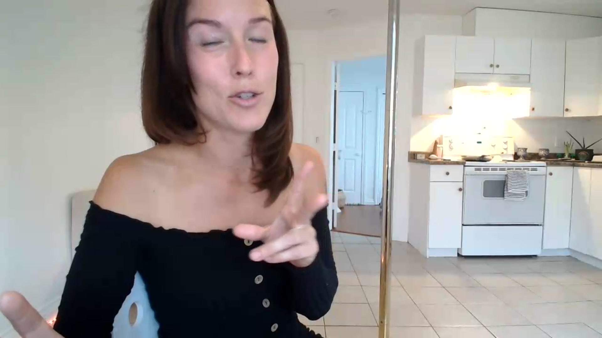 Gallery image thumbnail from ClitorisQueen's myfreecams stream on, 09/14/2026, 20:09 image 13 of 20