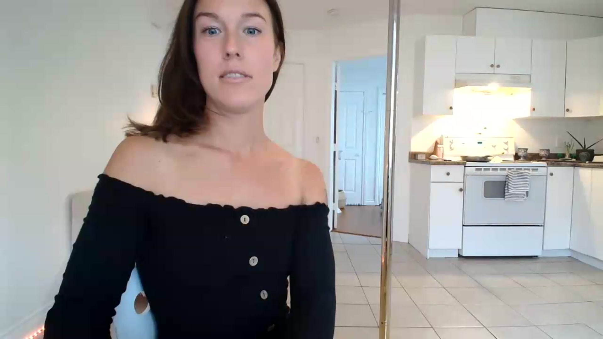 Gallery image thumbnail from ClitorisQueen's myfreecams stream on, 09/14/2026, 20:09 image 8 of 20