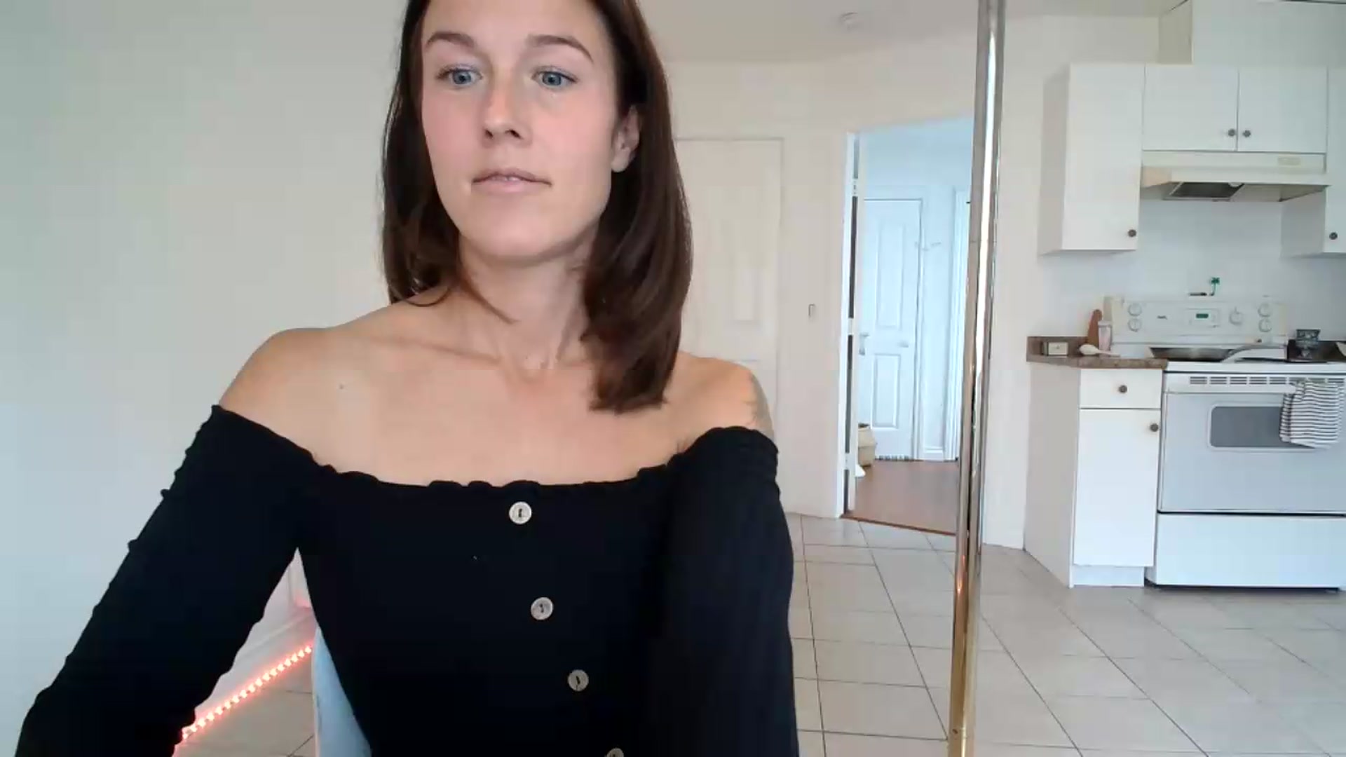 Gallery image thumbnail from ClitorisQueen's myfreecams stream on, 09/14/2026, 20:09 image 5 of 20