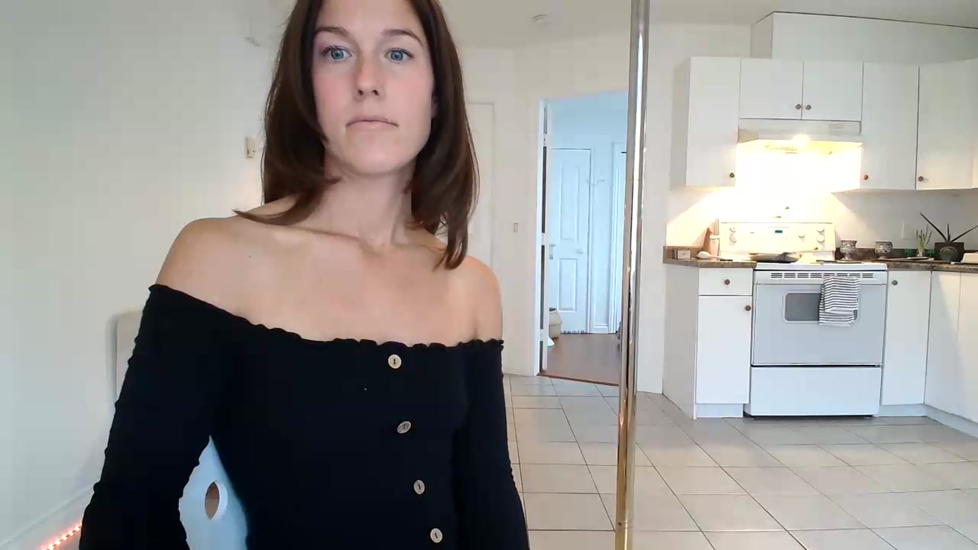 Gallery image thumbnail from ClitorisQueen's myfreecams stream on, 09/14/2026, 20:09 image 11 of 20