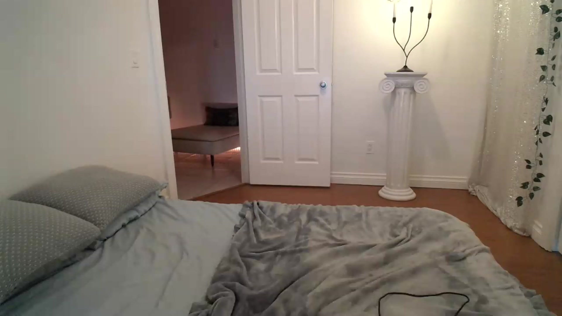 Gallery image thumbnail from ClitorisQueen's myfreecams stream on, 09/15/2026, 03:53 image 8 of 20