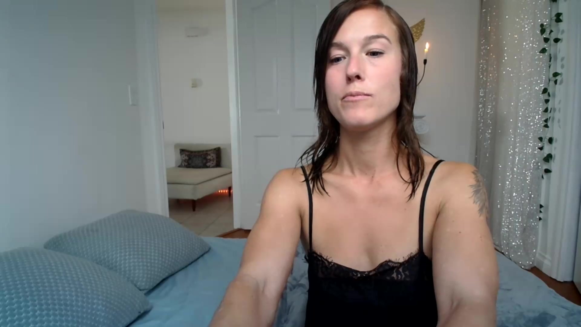 Gallery image thumbnail from ClitorisQueen's myfreecams stream on, 09/15/2026, 22:21 image 15 of 20