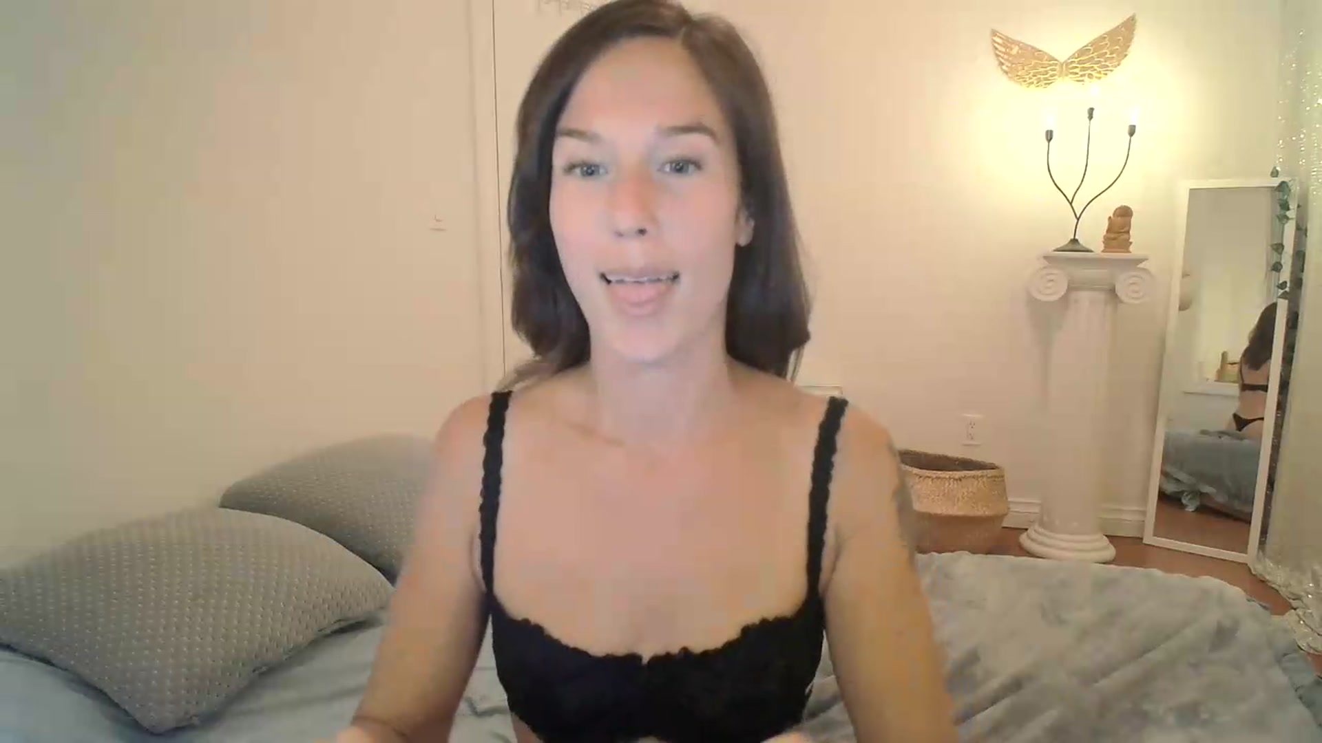 Gallery image thumbnail from ClitorisQueen's myfreecams stream on, 09/16/2026, 03:51 image 6 of 20