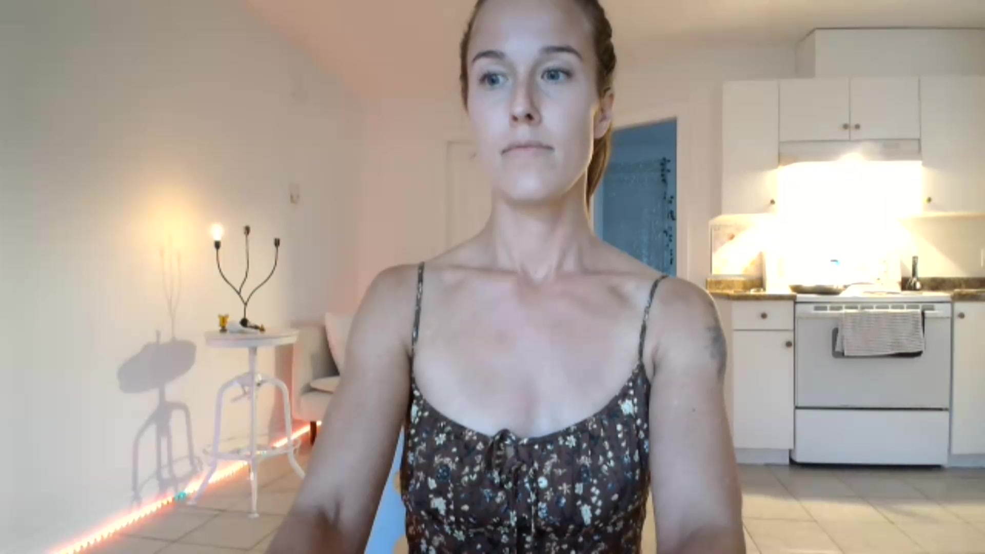 Gallery image thumbnail from ClitorisQueen's myfreecams stream on, 09/21/2026, 02:10 image 15 of 20