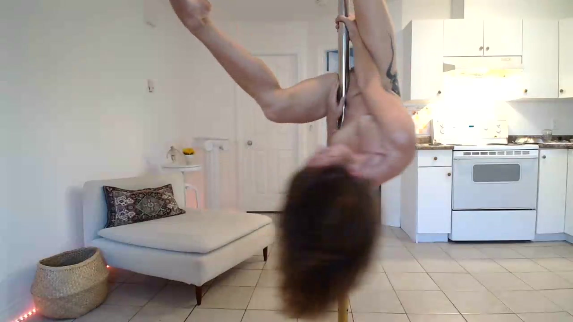Gallery image thumbnail from ClitorisQueen's myfreecams stream on, 09/22/2026, 24:04 image 13 of 20