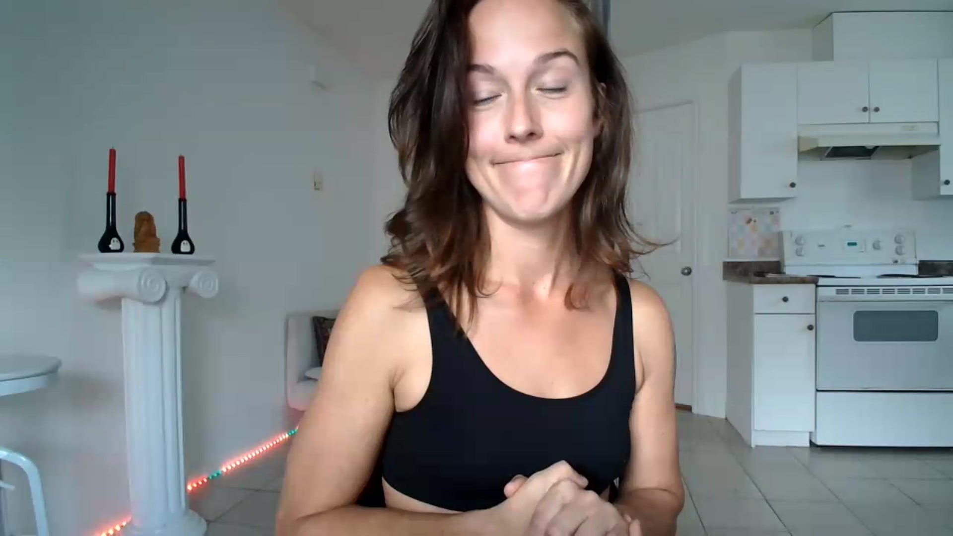 Gallery image thumbnail from ClitorisQueen's myfreecams stream on, 09/22/2026, 19:58 image 11 of 20