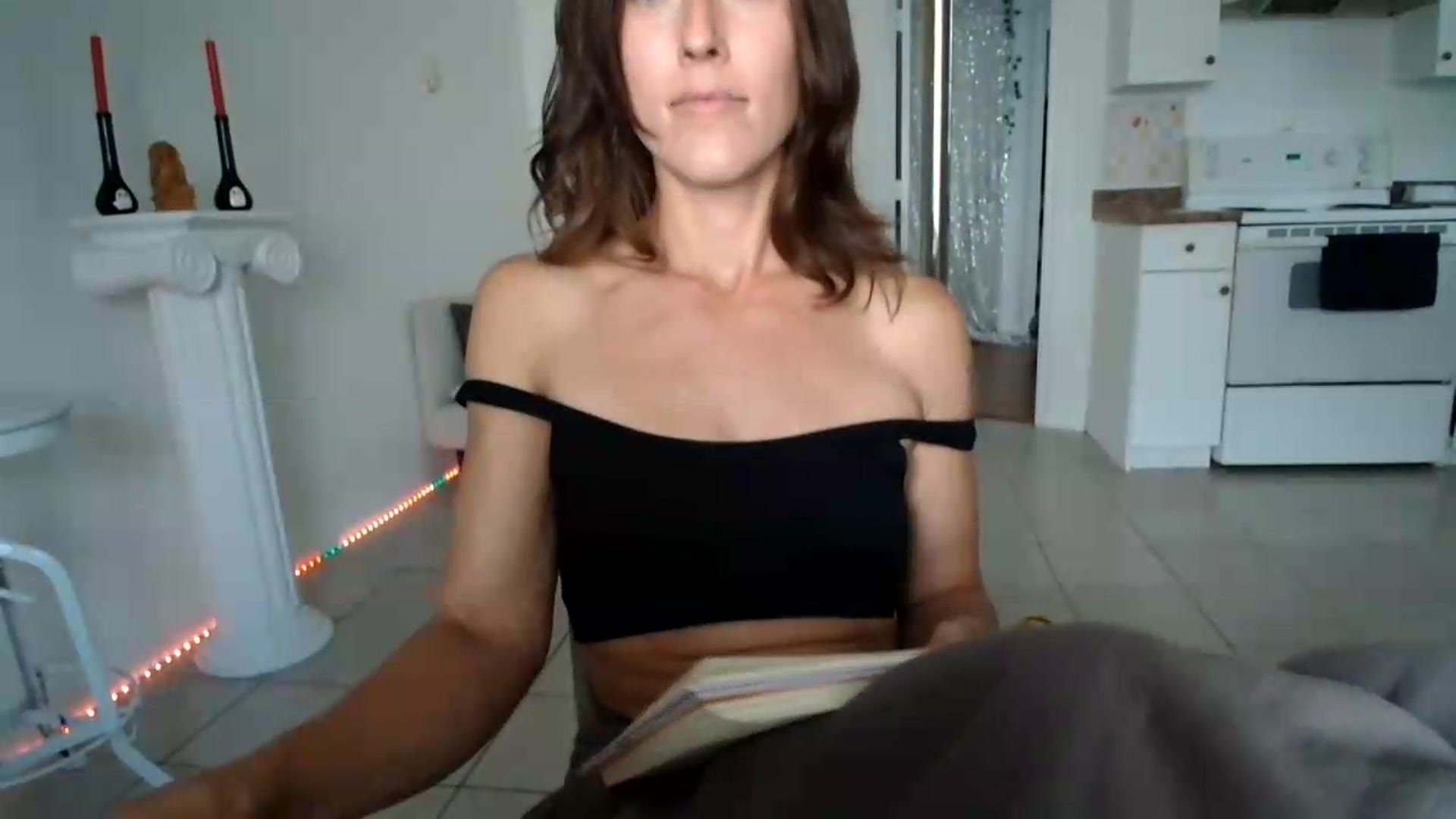Gallery image thumbnail from ClitorisQueen's myfreecams stream on, 09/22/2026, 22:02 image 3 of 20