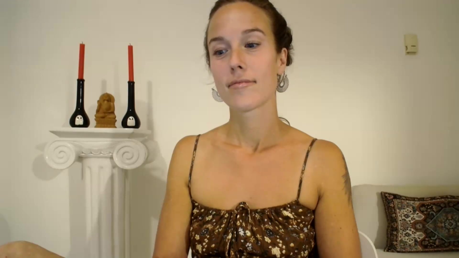 Gallery image thumbnail from ClitorisQueen's myfreecams stream on, 09/23/2026, 03:32 image 15 of 20