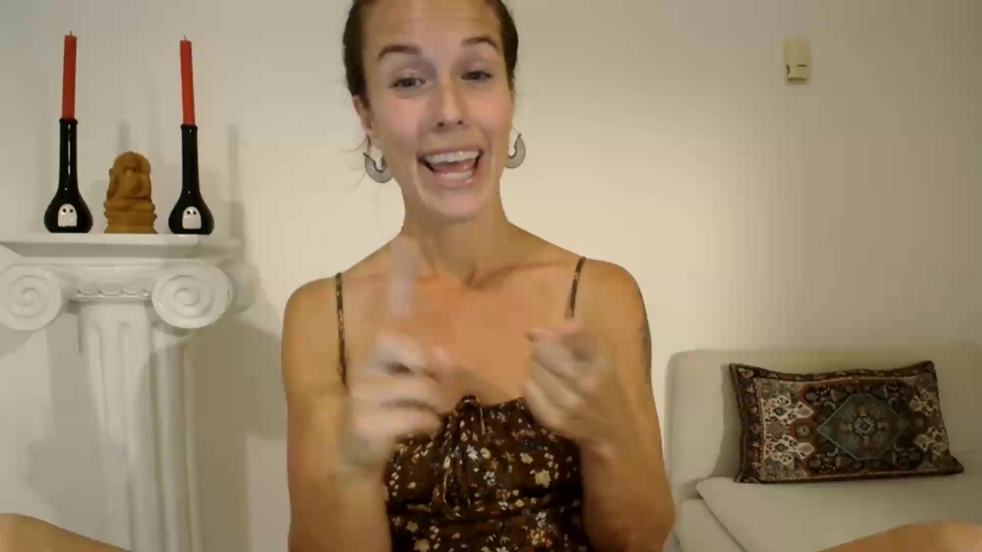 Gallery image thumbnail from ClitorisQueen's myfreecams stream on, 09/23/2026, 03:41 image 4 of 20