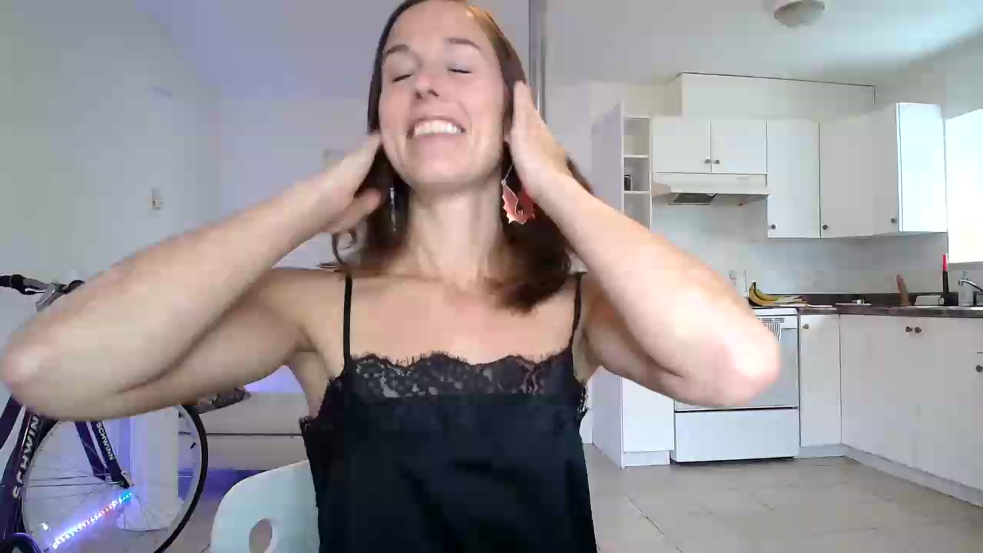 Gallery image thumbnail from ClitorisQueen's myfreecams stream on, 09/25/2026, 21:39 image 1 of 20