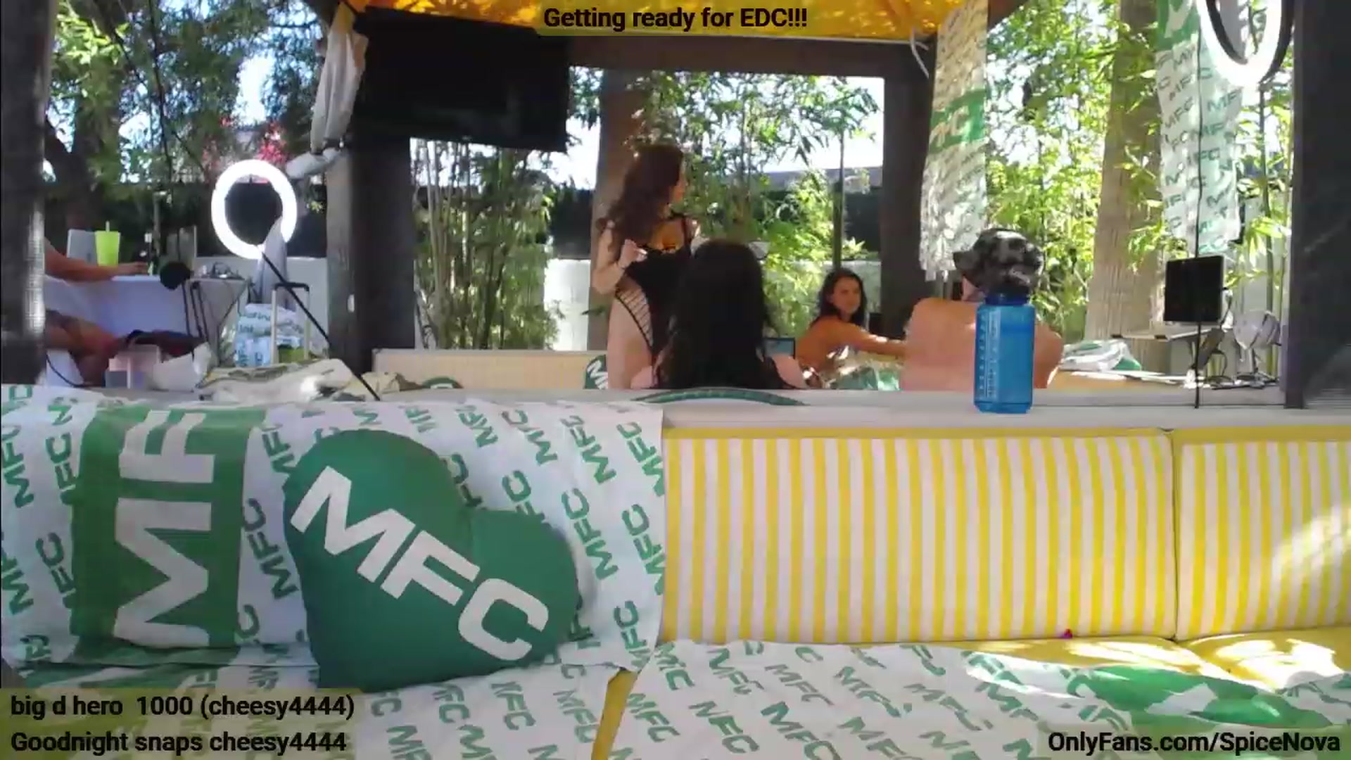Gallery image thumbnail from CloeAbigail's myfreecams stream on, 05/25/2023, 24:41 image 11 of 20