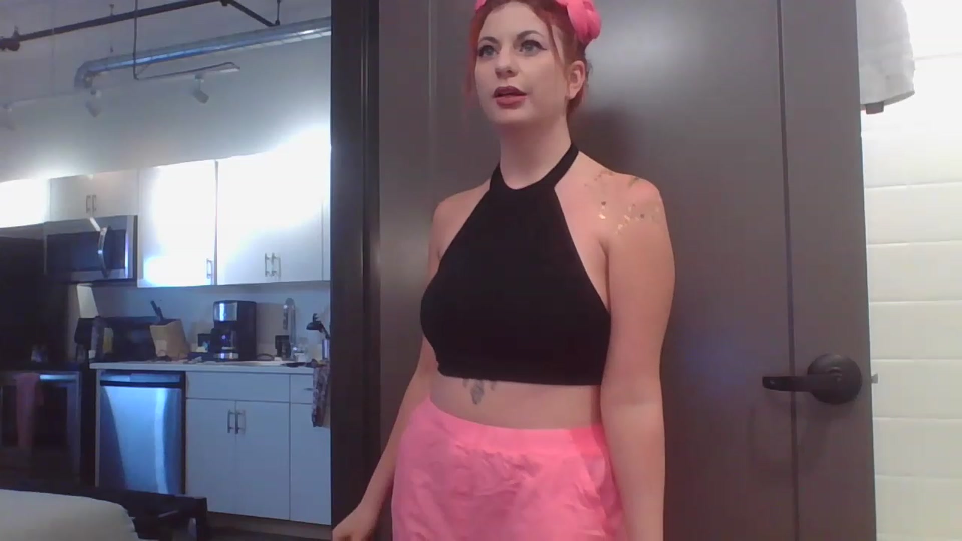 Gallery image thumbnail from CloeAbigail's myfreecams stream on, 05/27/2023, 21:41 image 11 of 20