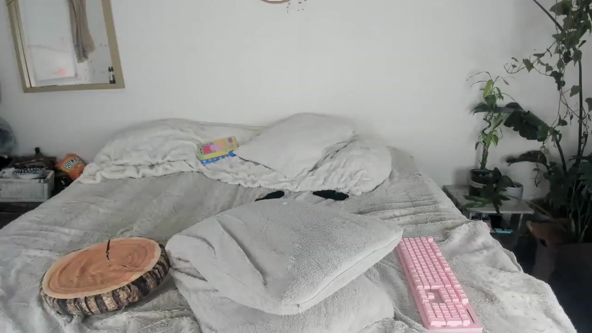 Gallery image thumbnail from CloeClover's myfreecams stream on, 11/15/2022, 01:14 image 20 of 20