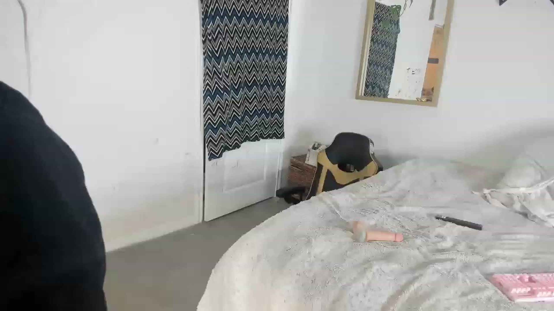 Gallery image thumbnail from CloeClover's myfreecams stream on, 11/16/2022, 07:55 image 13 of 20