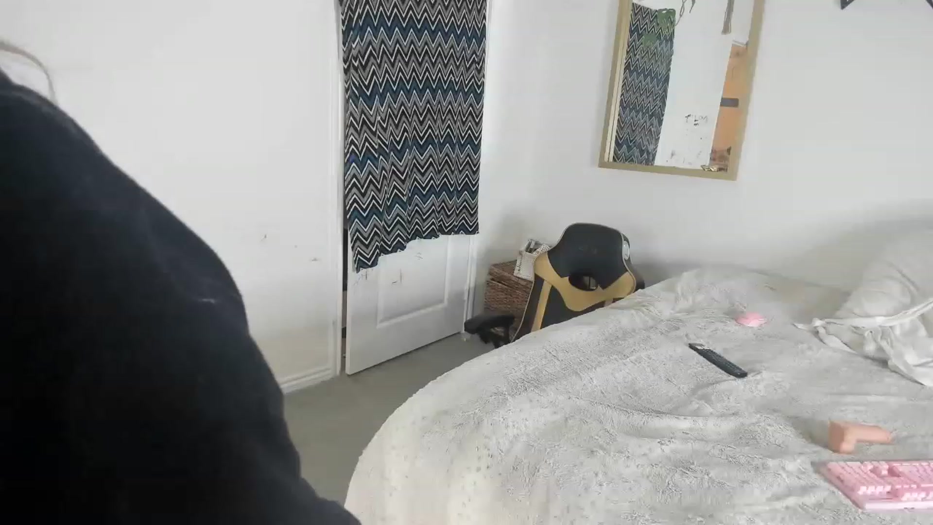 Gallery image thumbnail from CloeClover's myfreecams stream on, 11/16/2022, 07:55 image 17 of 20