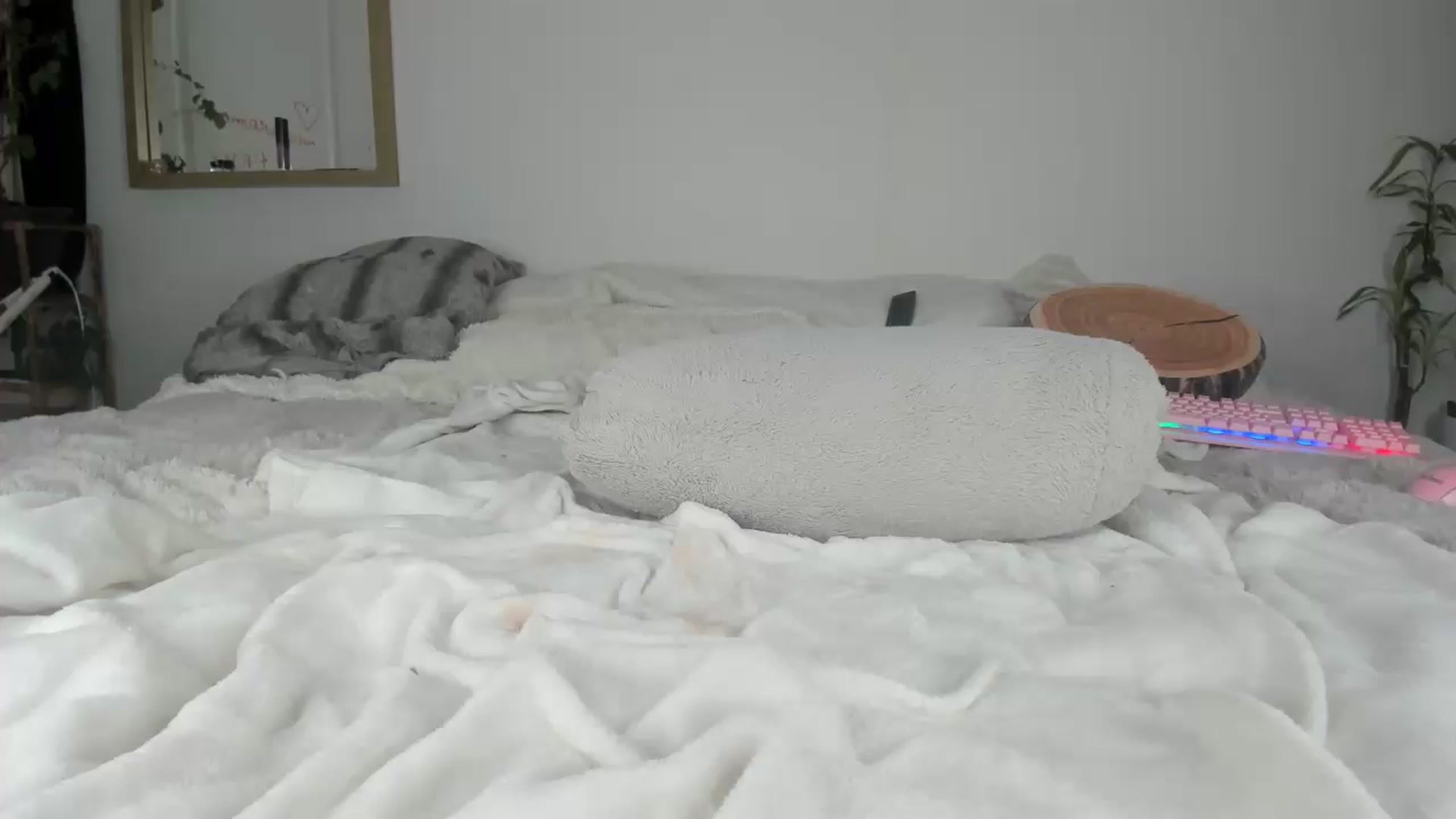 Gallery image thumbnail from CloeClover's myfreecams stream on, 11/24/2022, 08:54 image 4 of 20