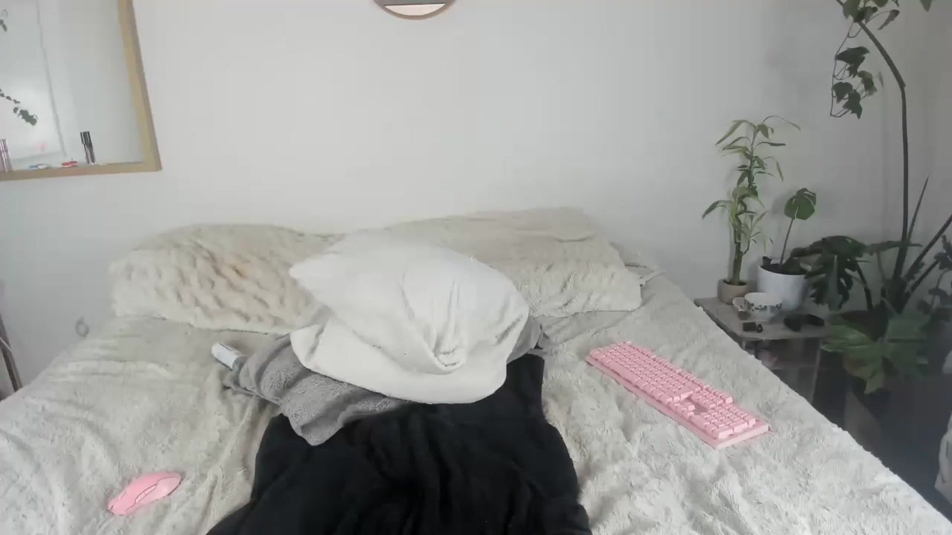 Gallery image thumbnail from CloeClover's myfreecams stream on, 11/26/2022, 24:05 image 10 of 20